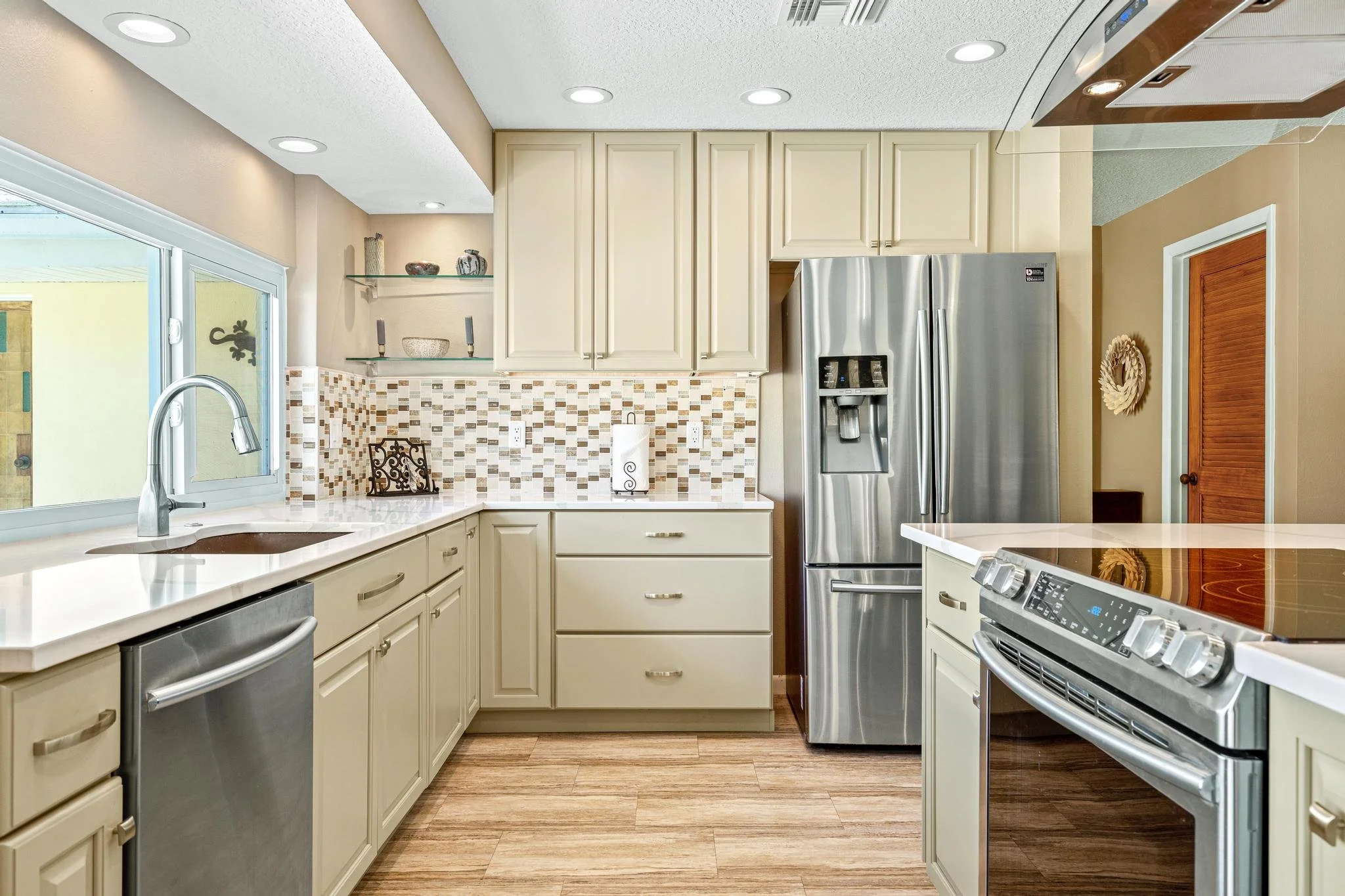kitchen 2.jpg
