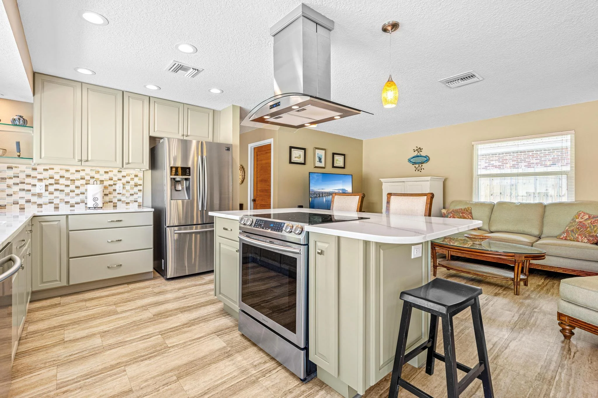 kitchen 3.jpg