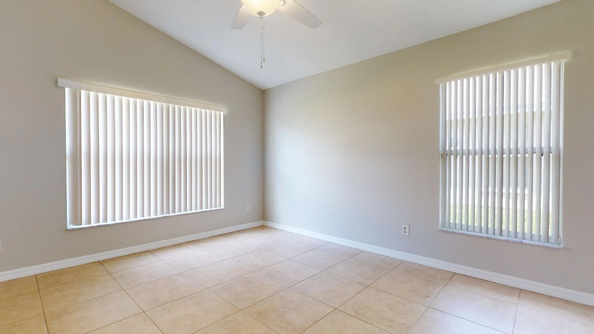 master bedroom 1.jpg