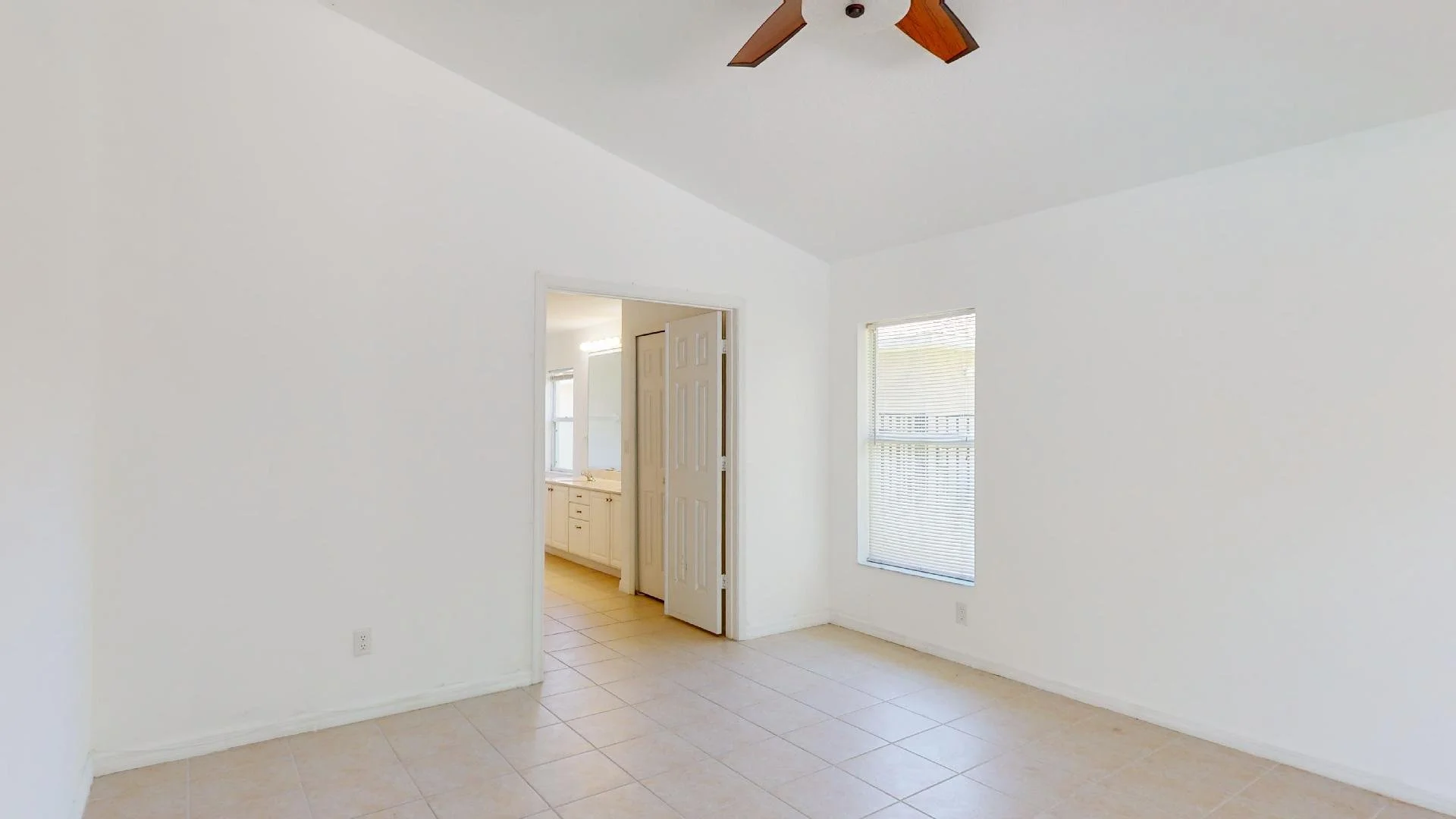 Master bedroom 2.jpg