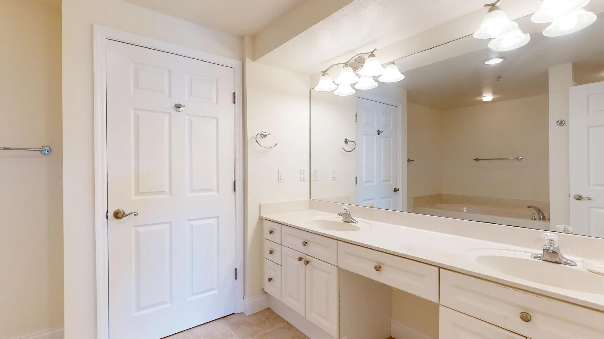 primary bath 3.jpg