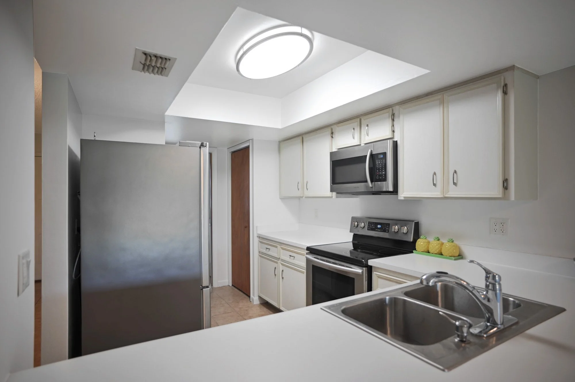 kitchen 2.jpg