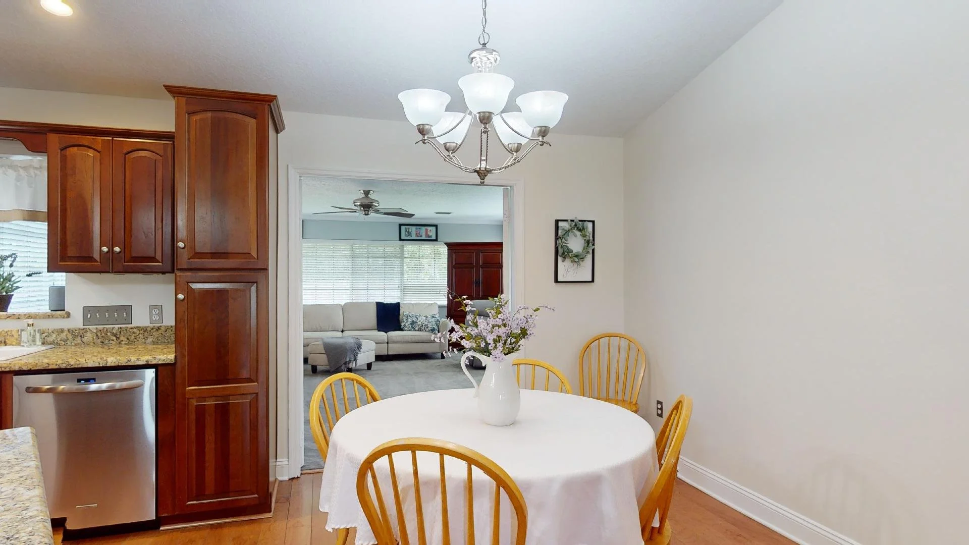 entrance to family room.jpg