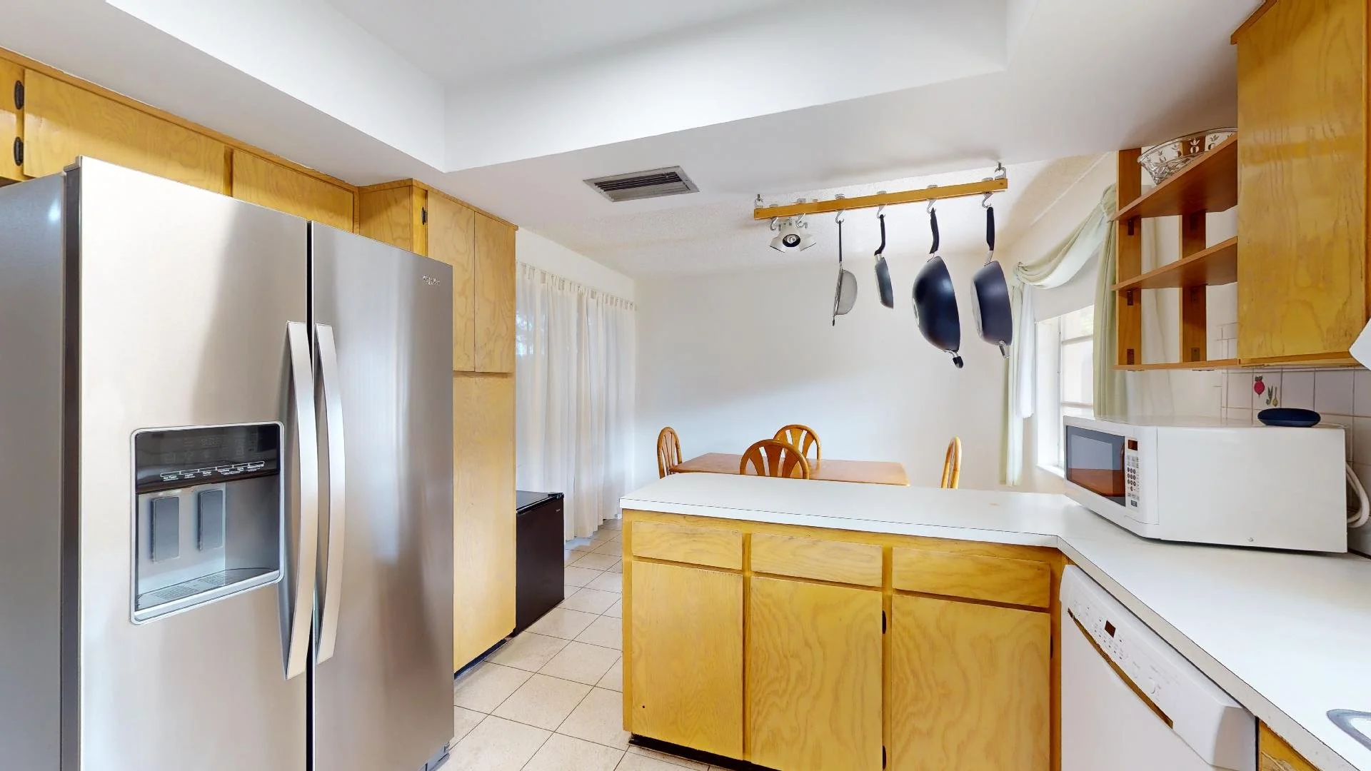 breakfast nook.jpg