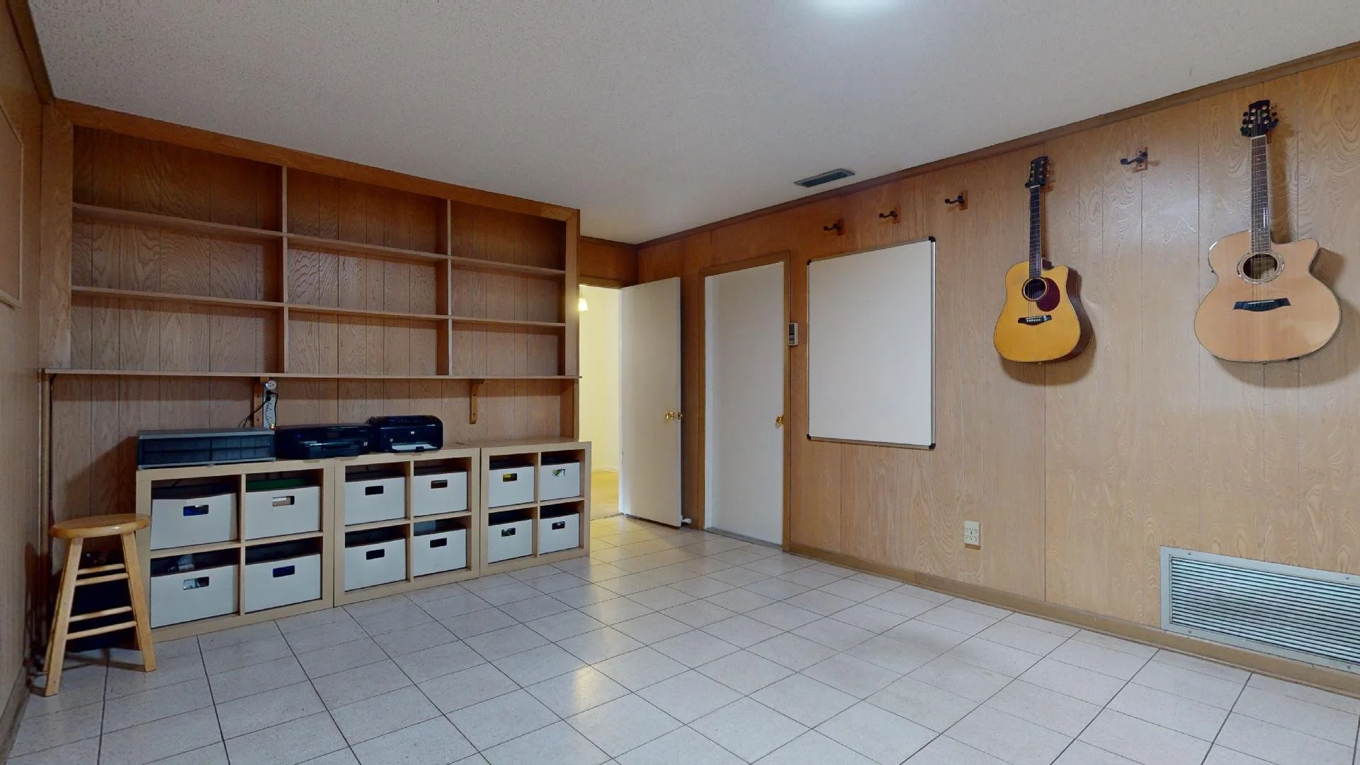 family room 1.jpg