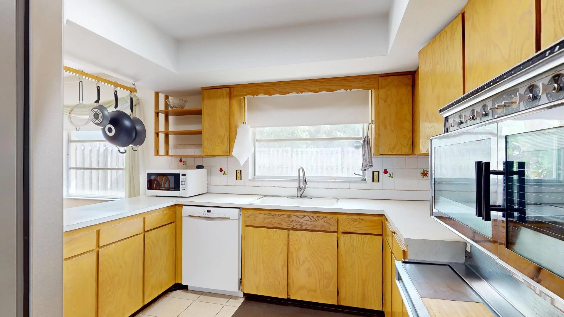 kitchen 3.jpg