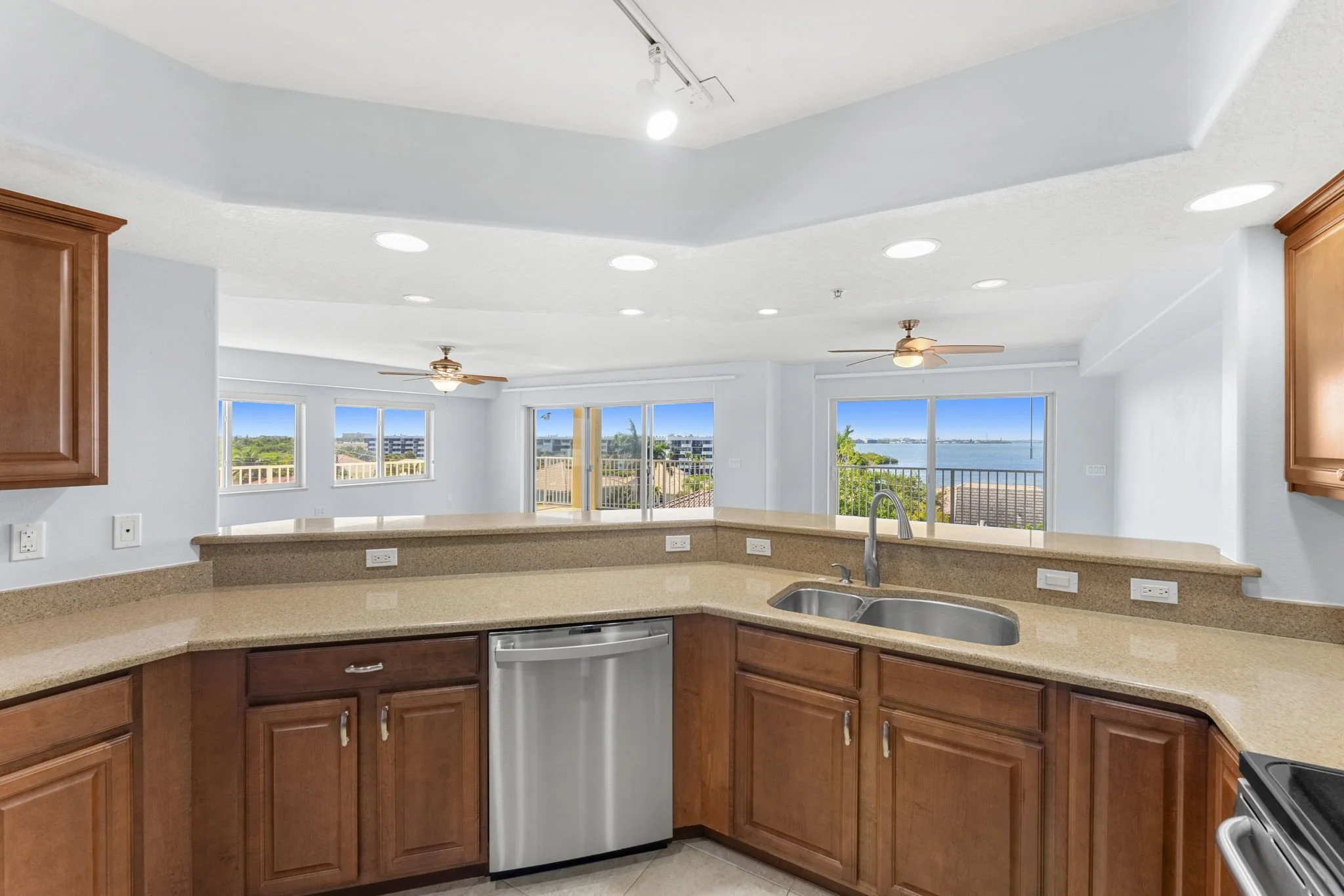 kitchen 4.jpg
