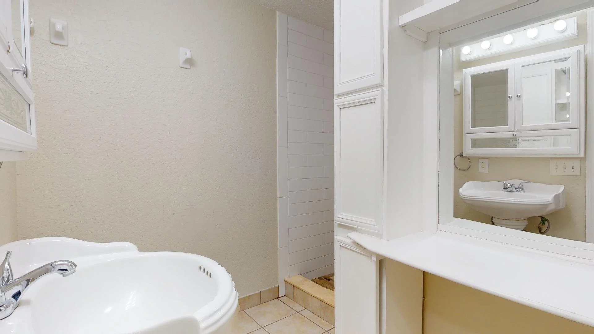 primary bathroom 1.jpg