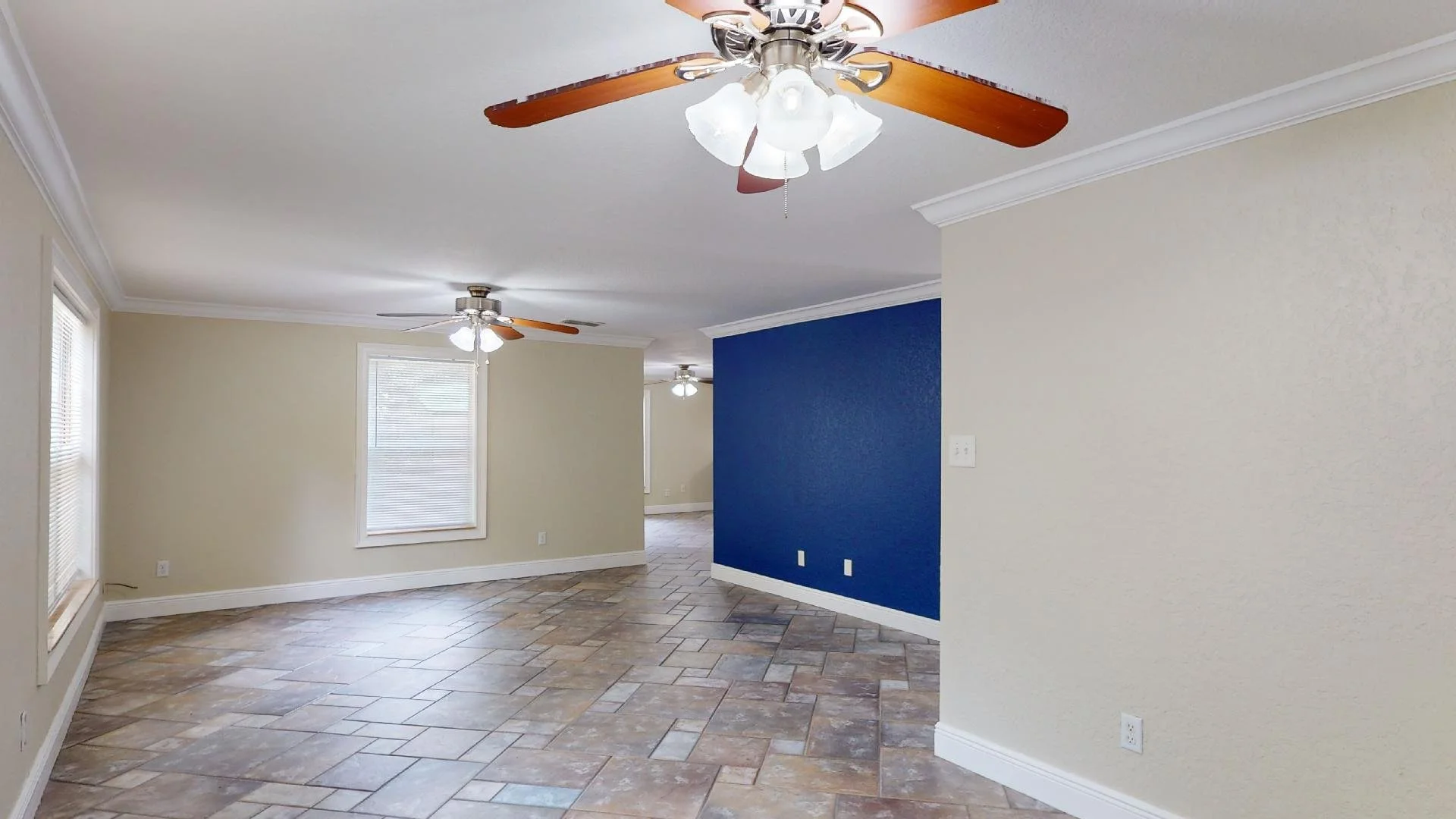 livingroom 2.jpg