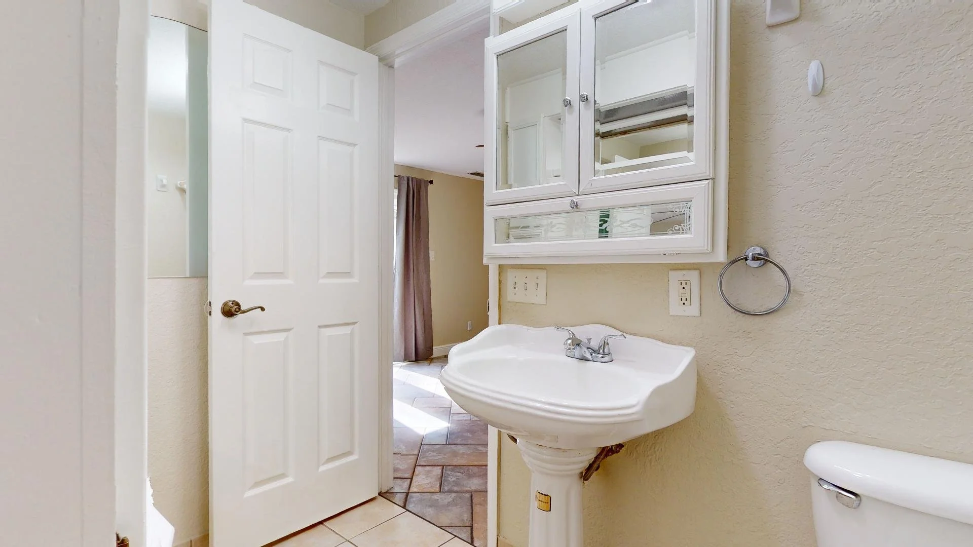 primary bathroom 2 .jpg