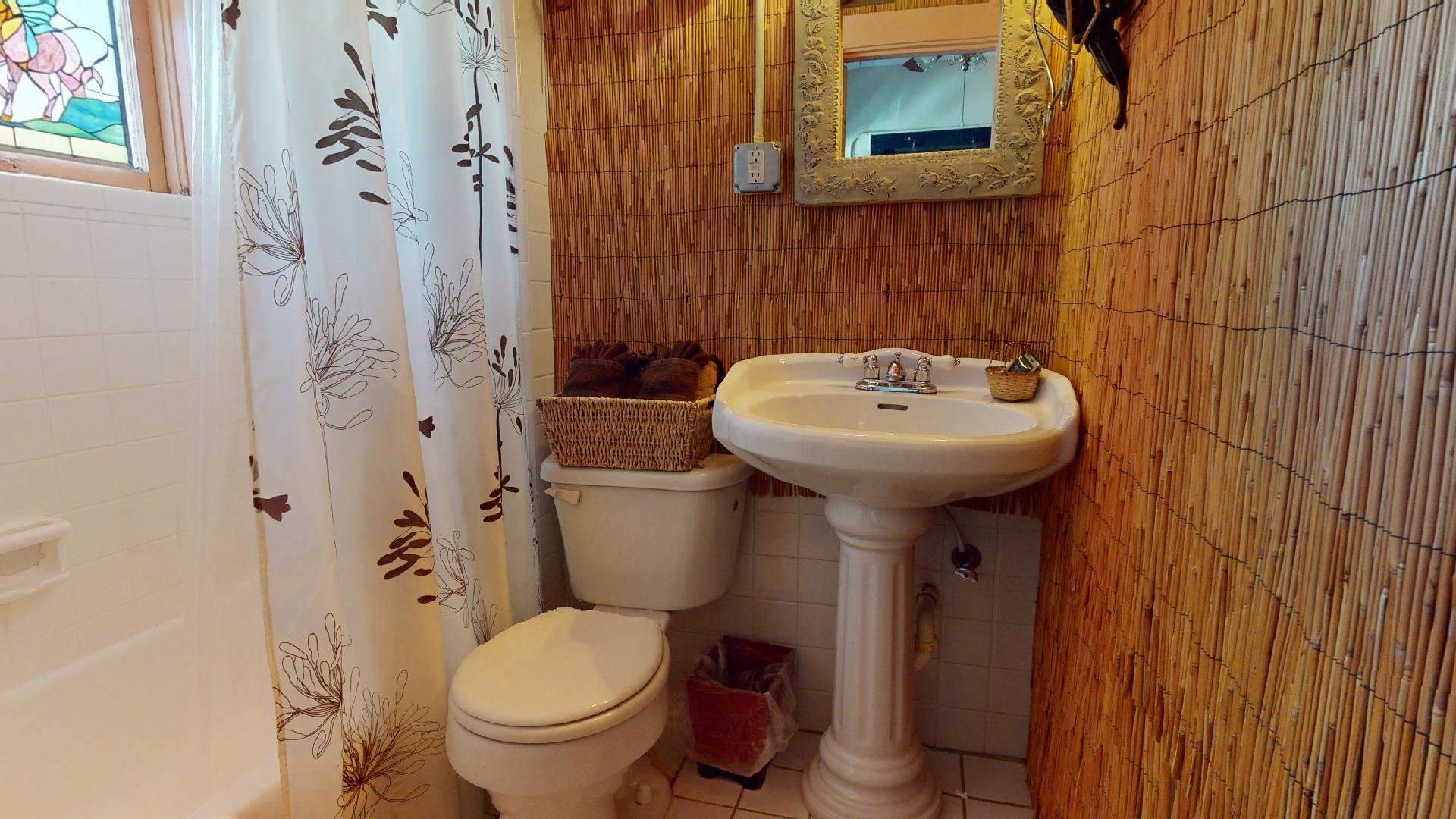 Topaz Suite - Bathroom.jpg