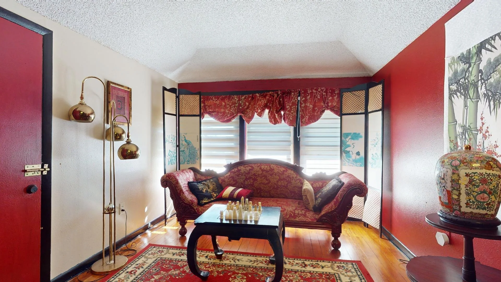 Black Pearl Suite - Sitting Area - 2.jpg