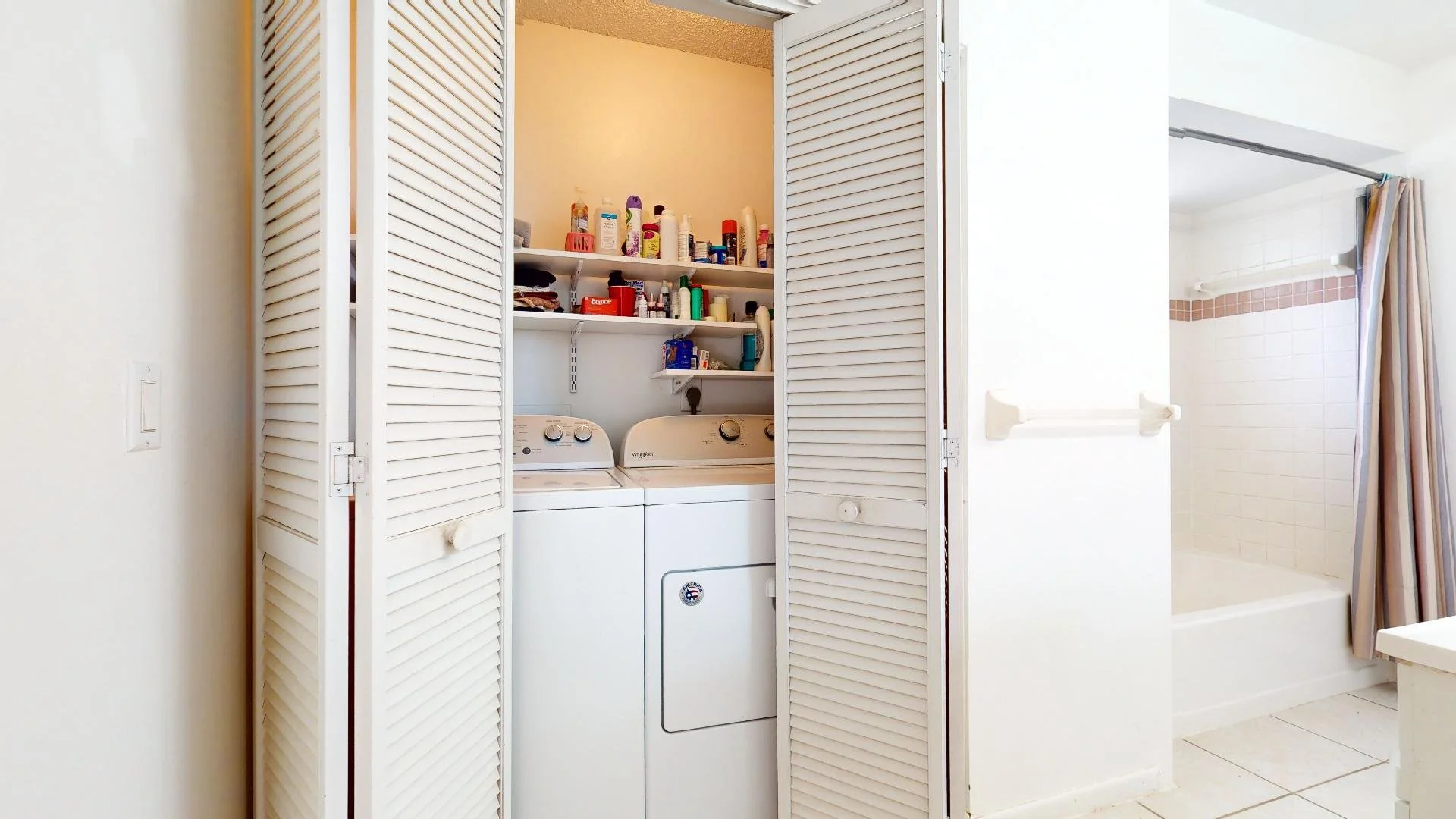 6710 Alazan - Bath:Laundry1.jpg