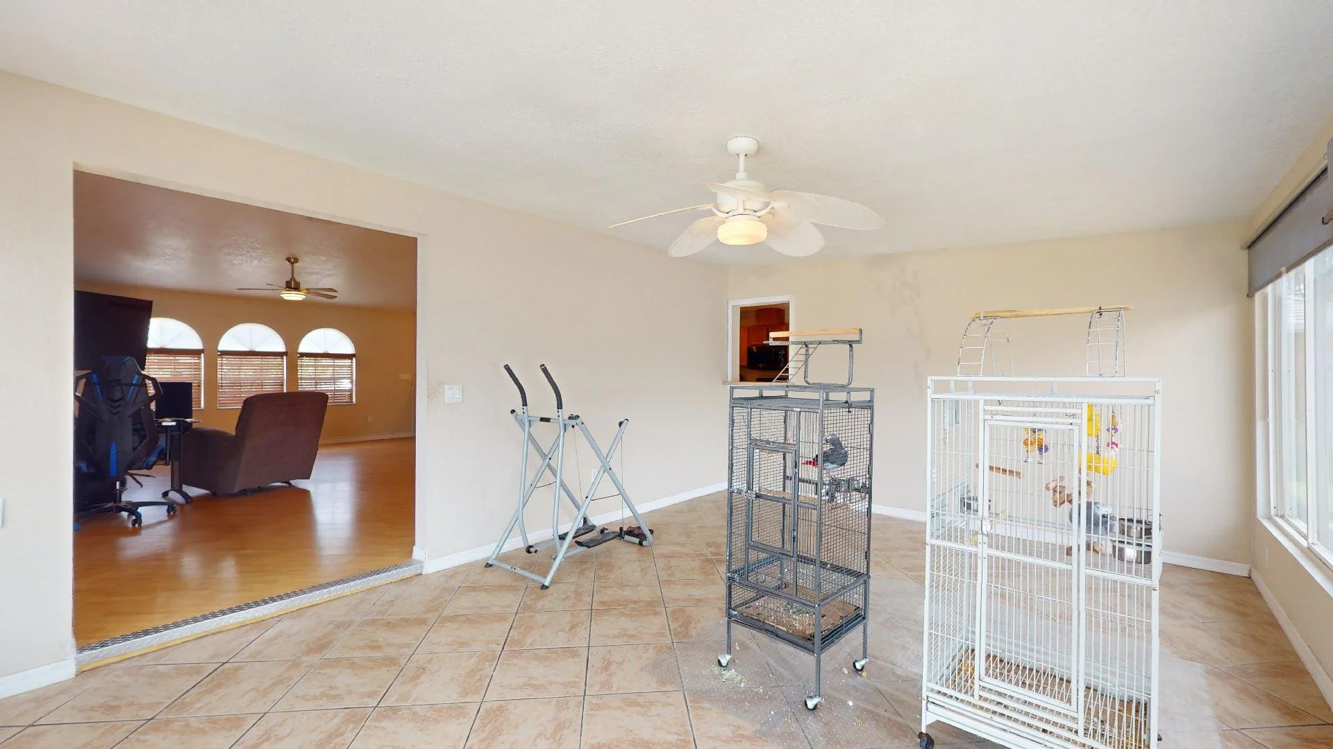 6710 Alazan - Sunroom 2.jpg