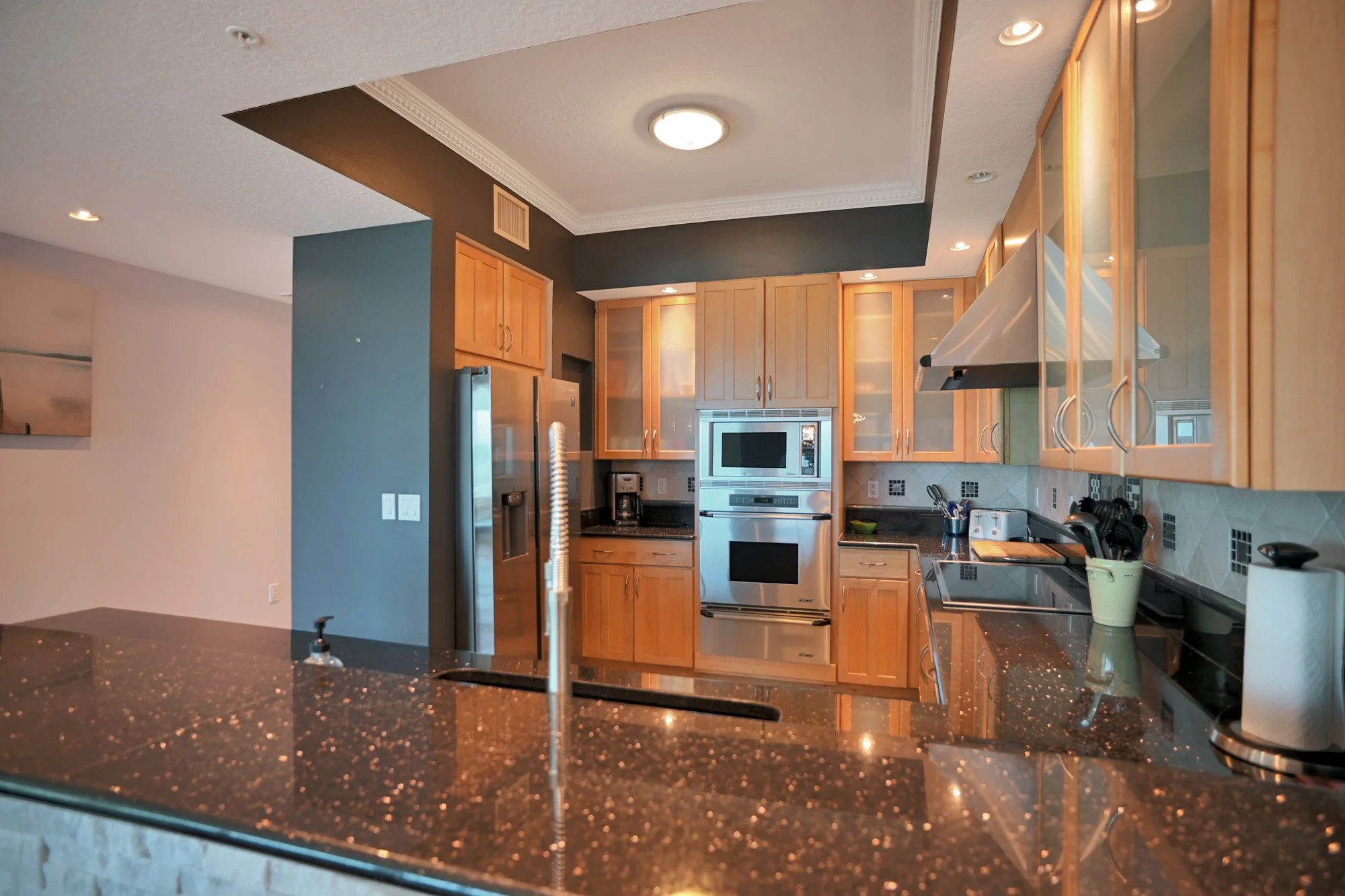 kitchen 2.jpg