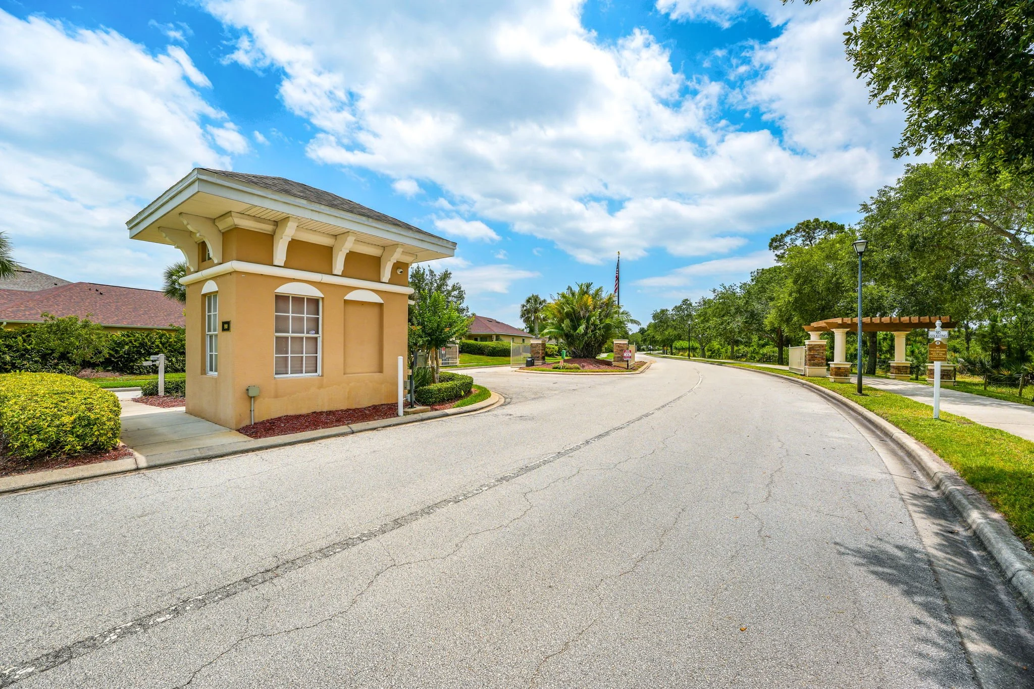 NEIGHBORHOOD ENTRANCE.jpg