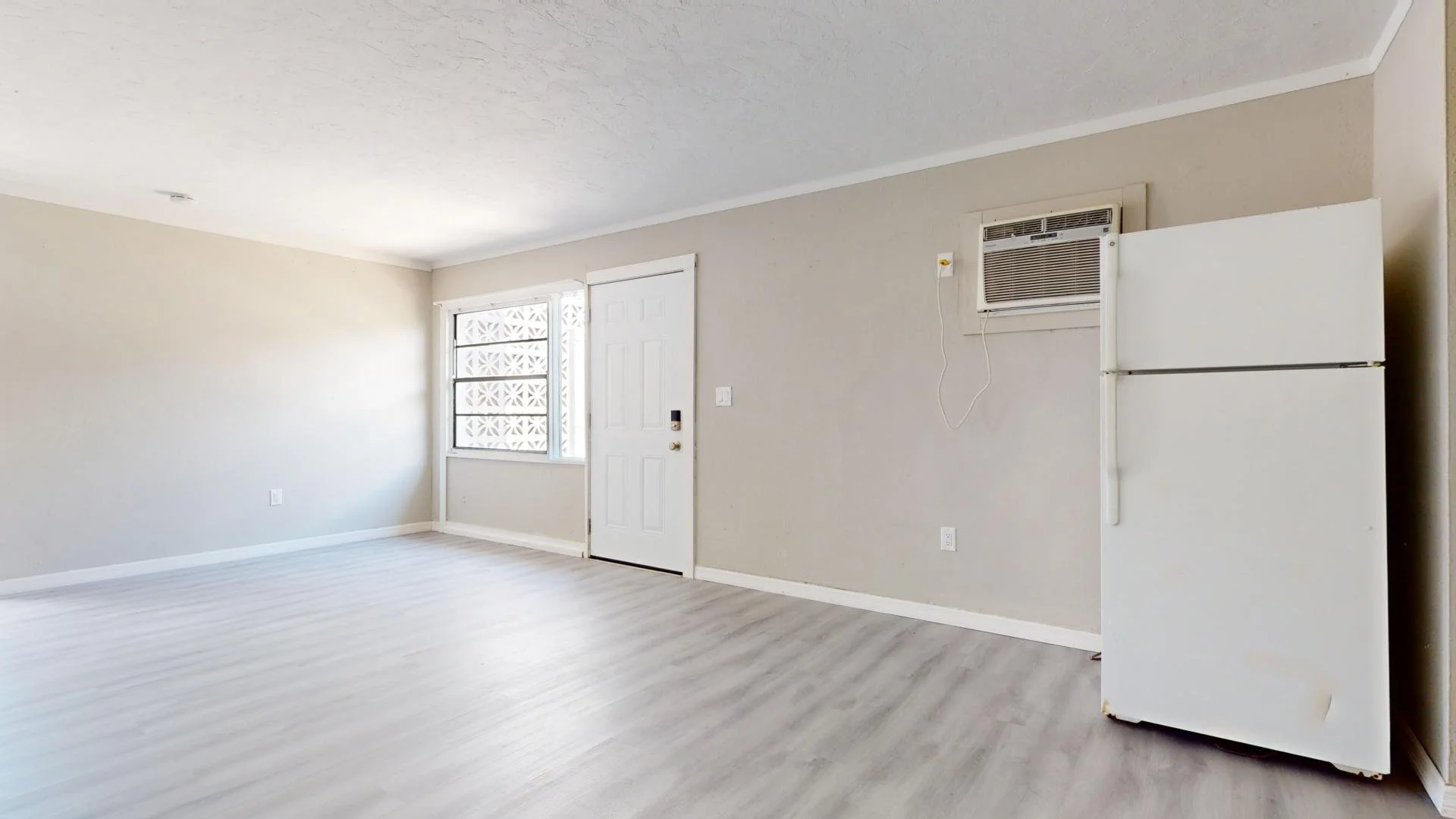 unit 3 entrance 1.jpg
