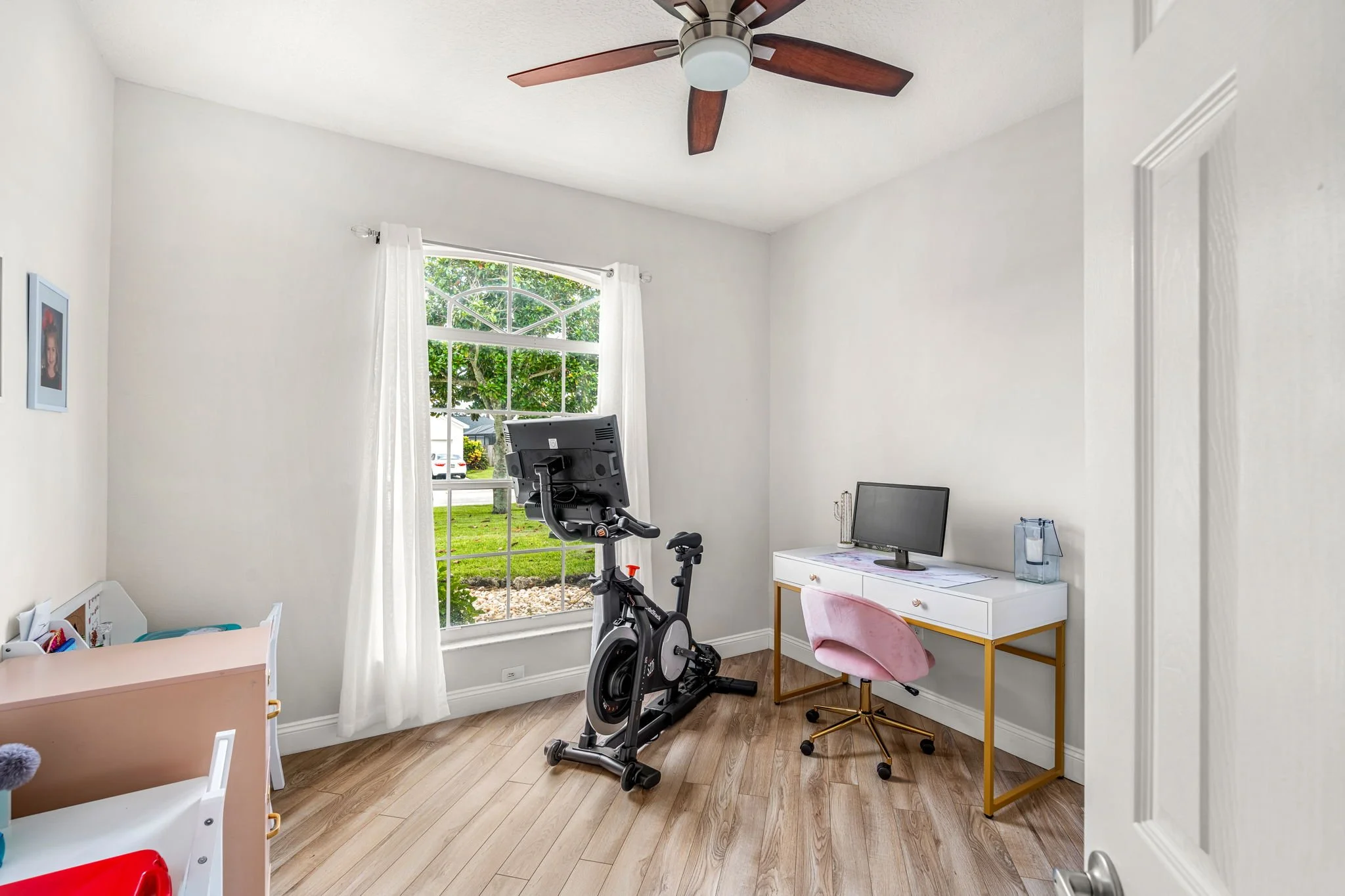 office 1.jpg