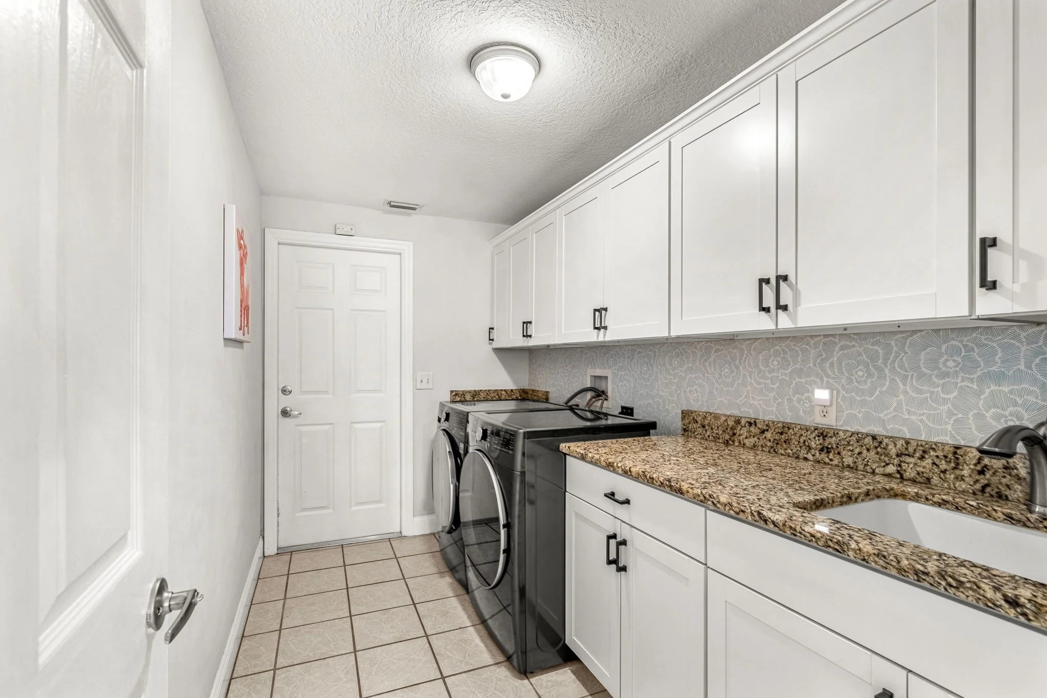 laundry room.jpg