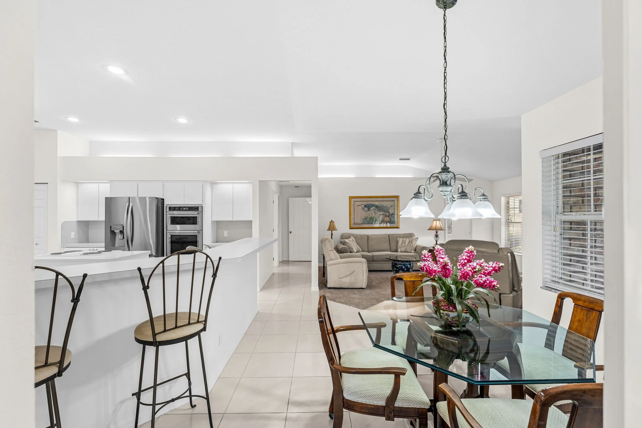 breakfast nook 2.jpg