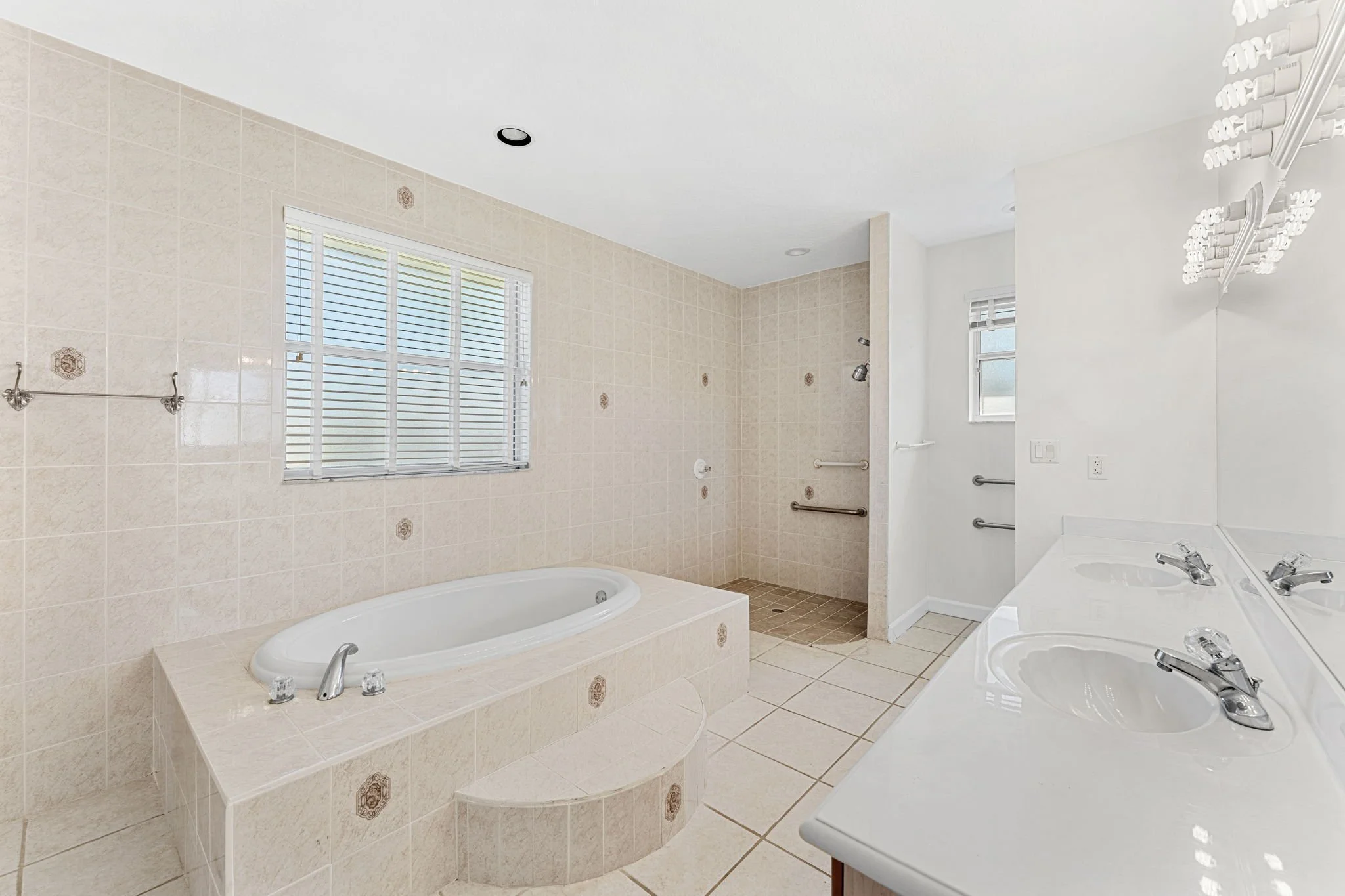 Primary Bath 1.jpg