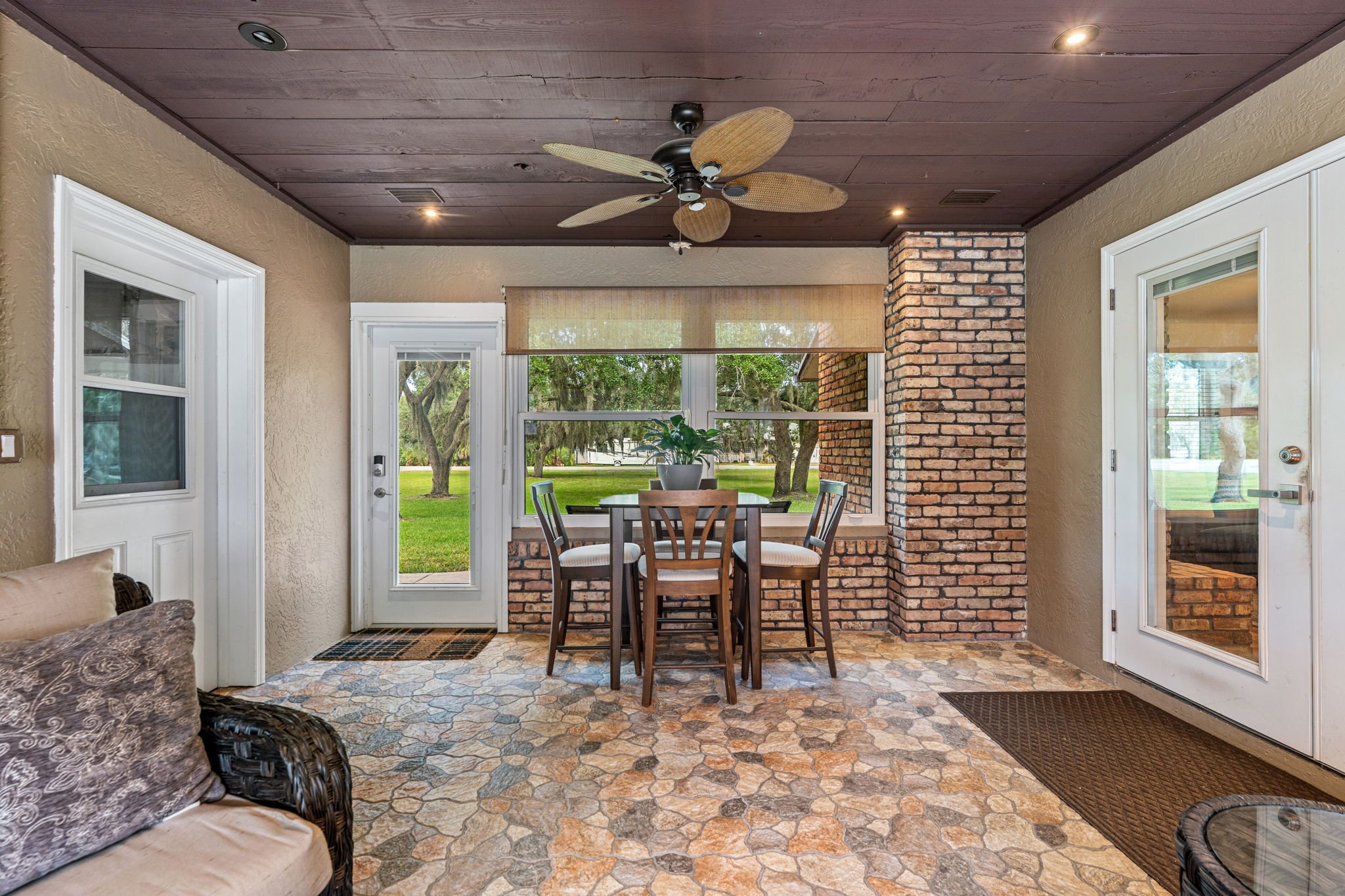 covered patio 3.jpg