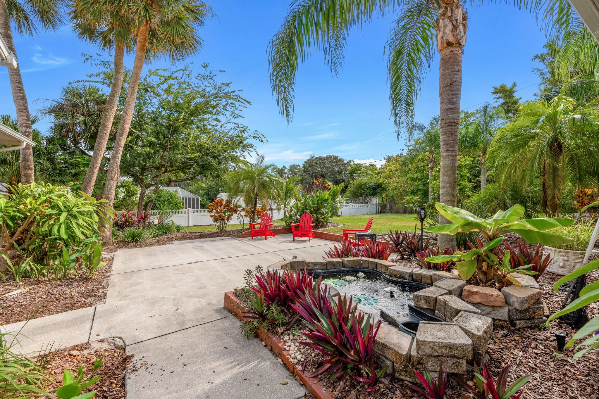 backyard patio 1.jpg