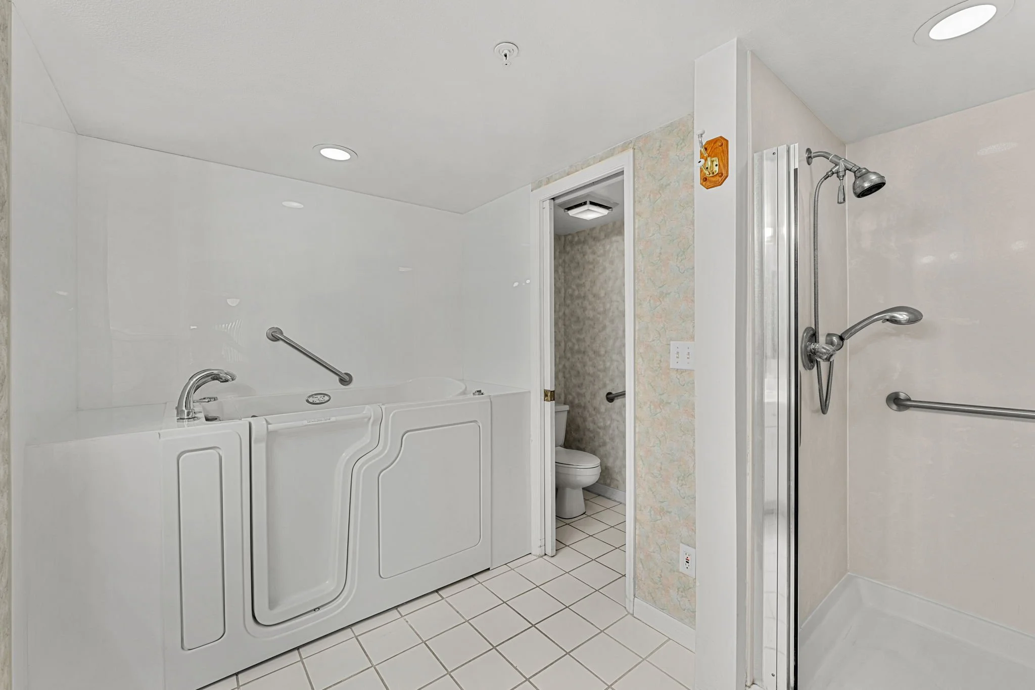 primary bath 3.jpg