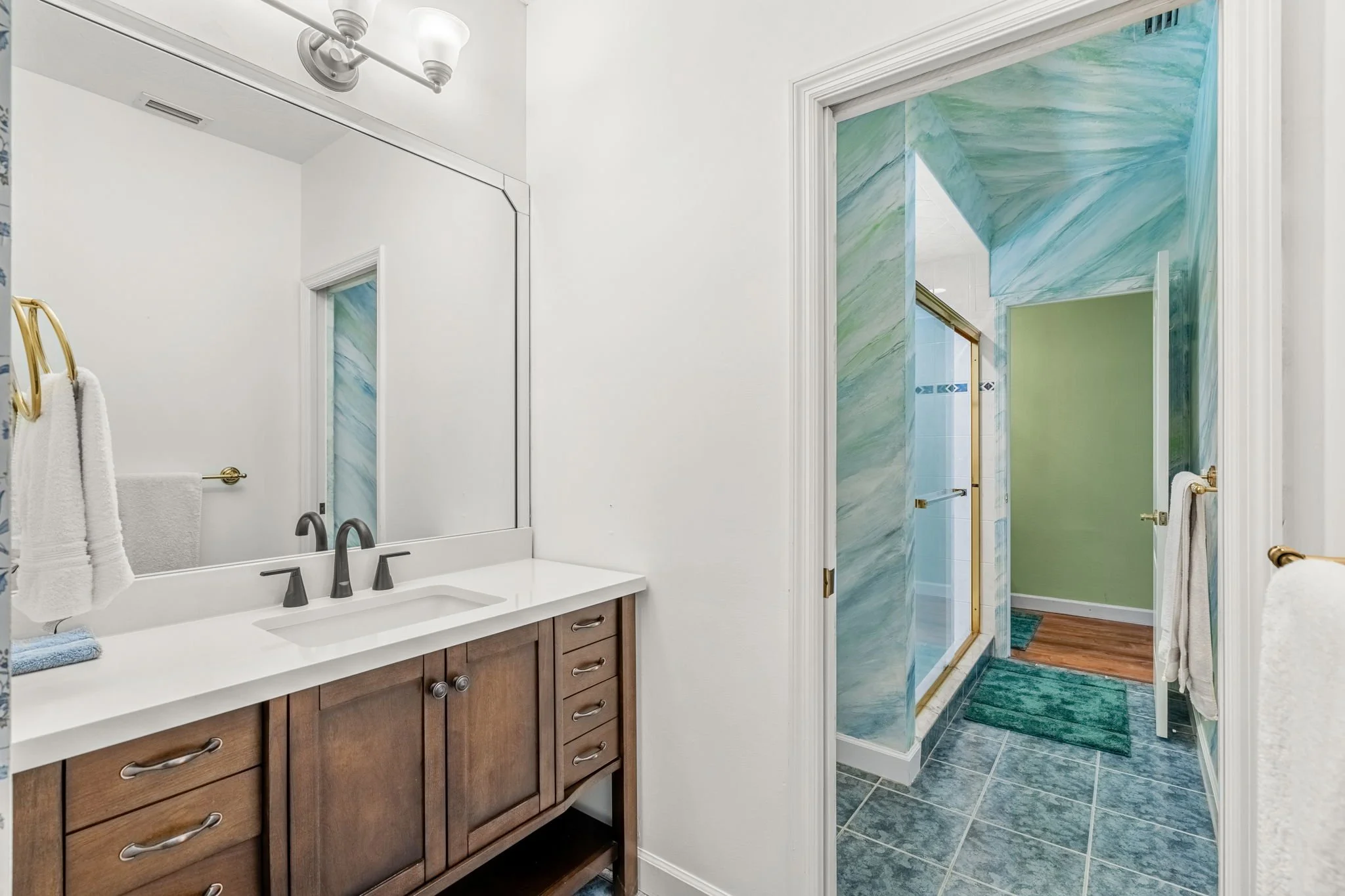 jack and jill bath 1.jpg