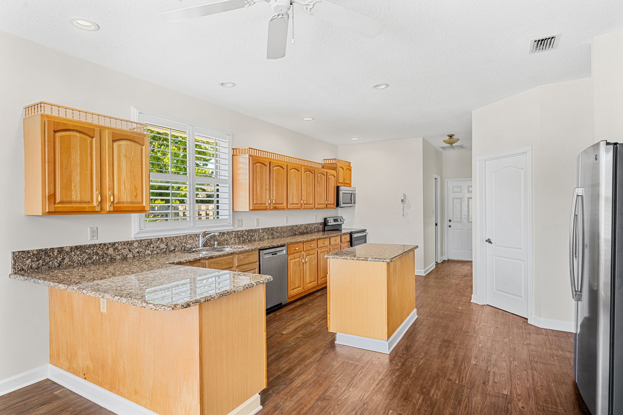 kitchen 2.jpg