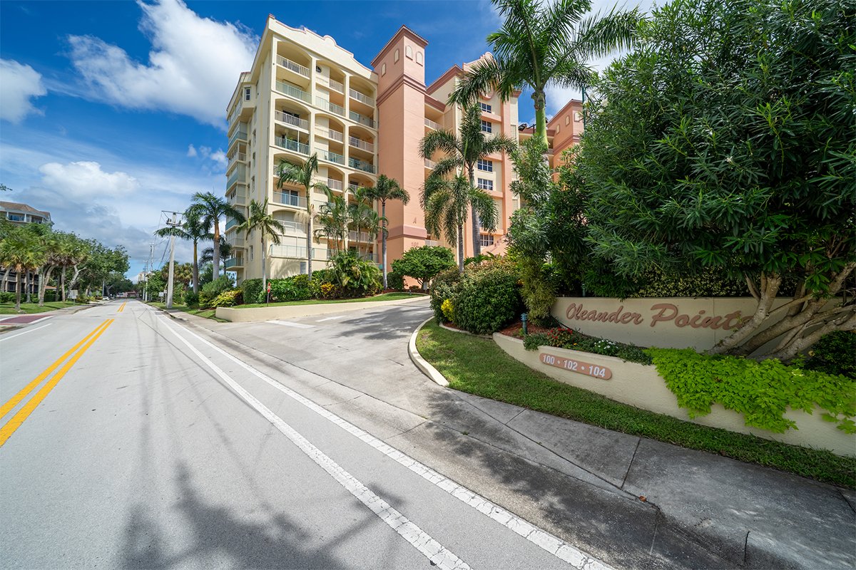 Oleander Pointe entrance and signage, Cocoa Florida