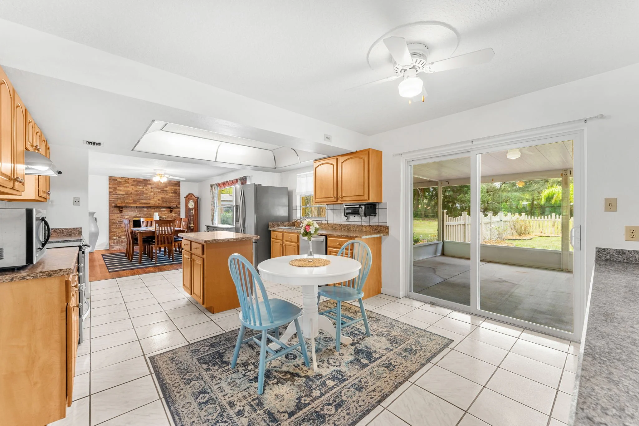 diningroom:kitchen 1.jpg