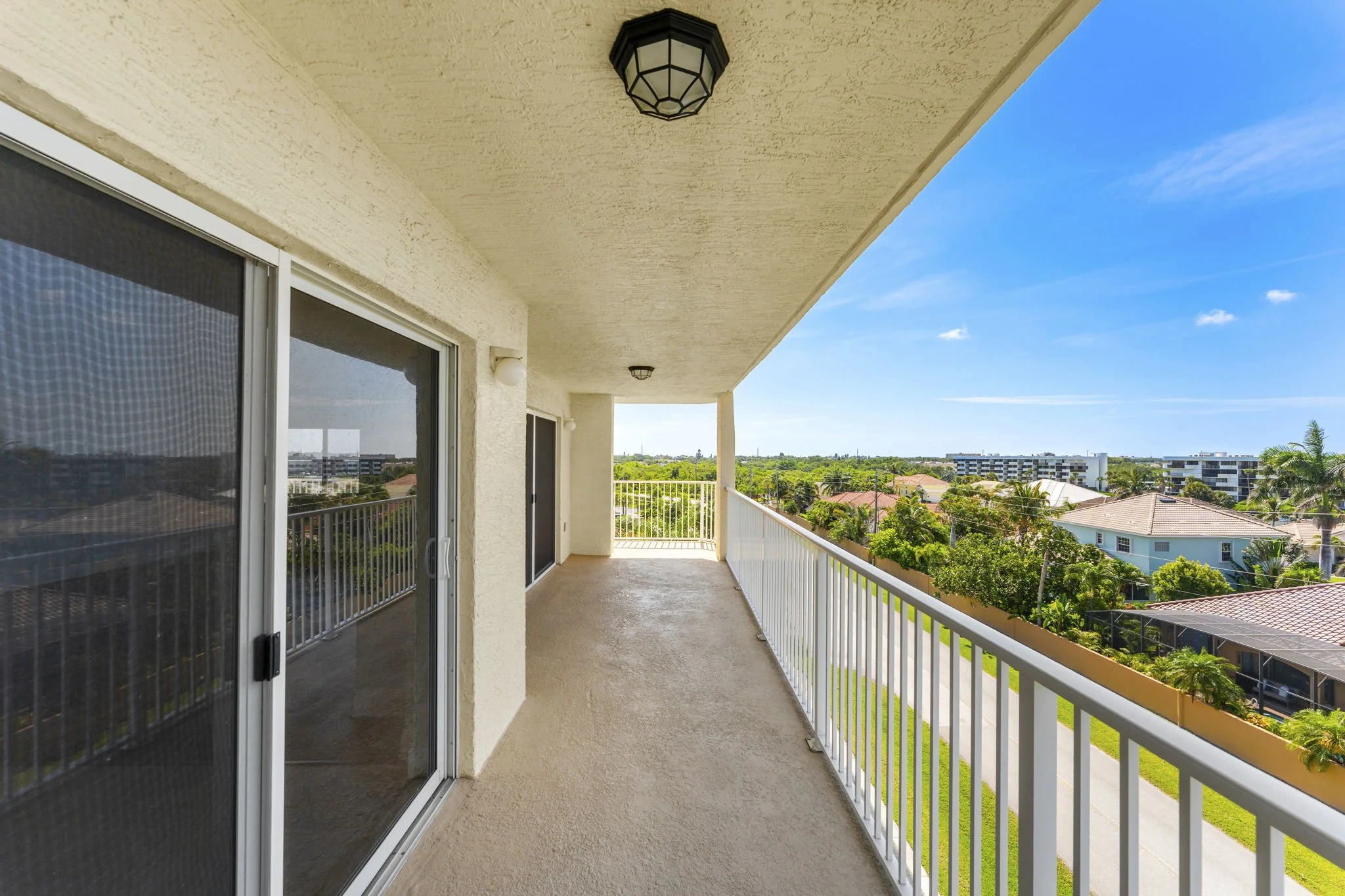 balcony 4.jpg