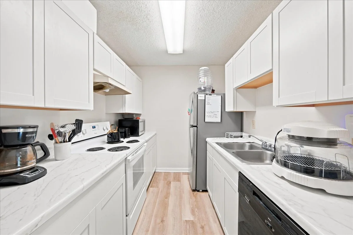 Kitchen 1.jpg