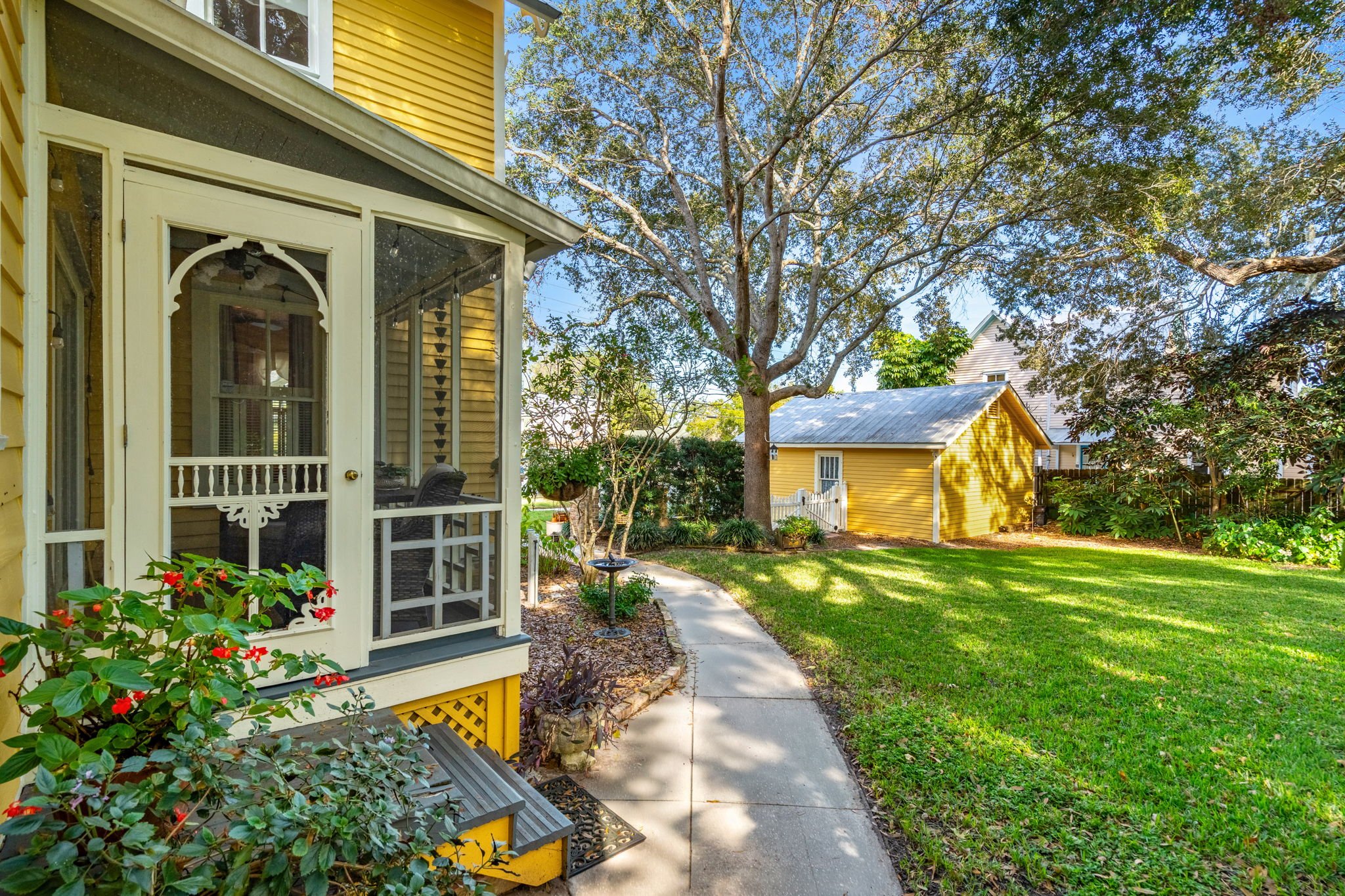 side yard & sun room entrance.jpg