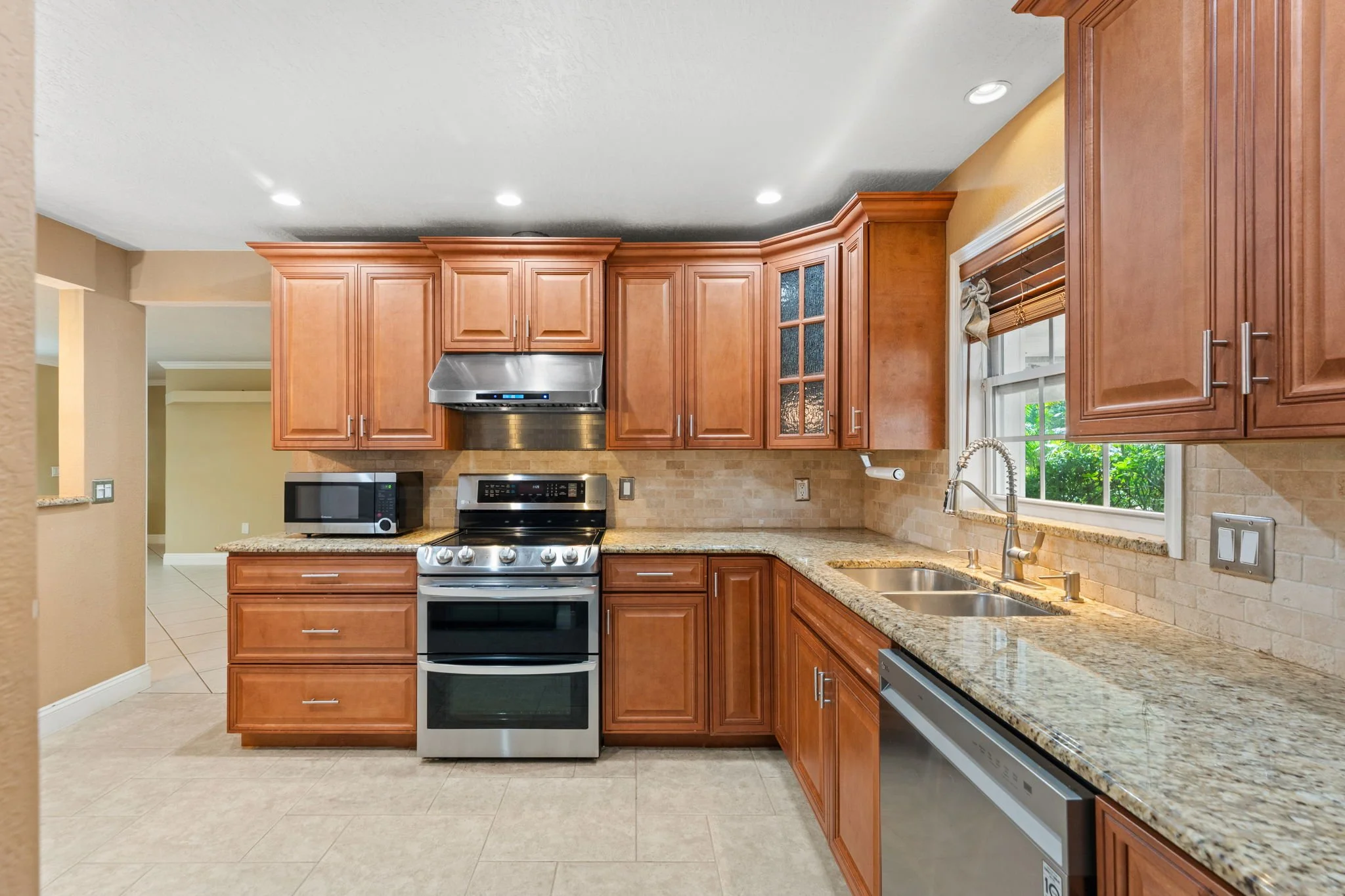 kitchen 3.jpg