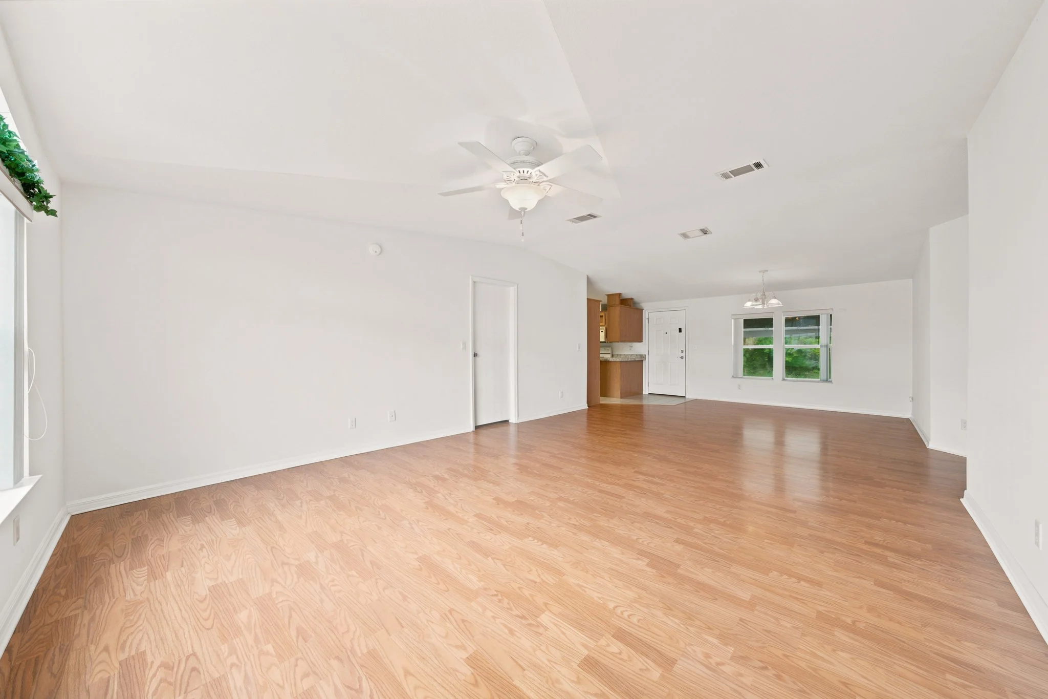 livingroom.jpg