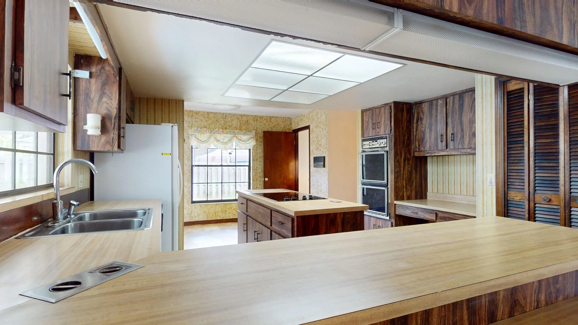 kitchen 3.jpg