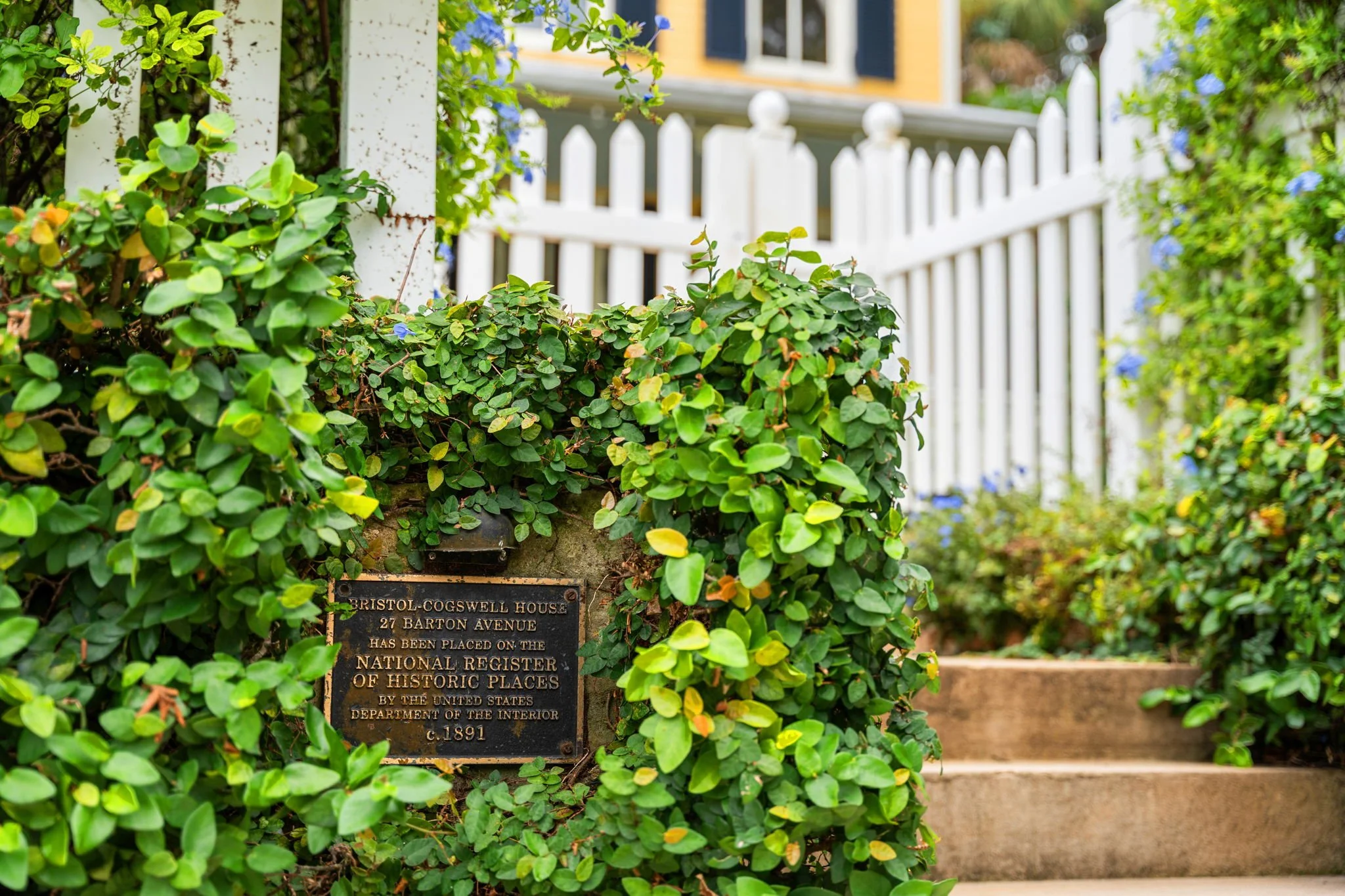 YES - historical sign 1.jpg