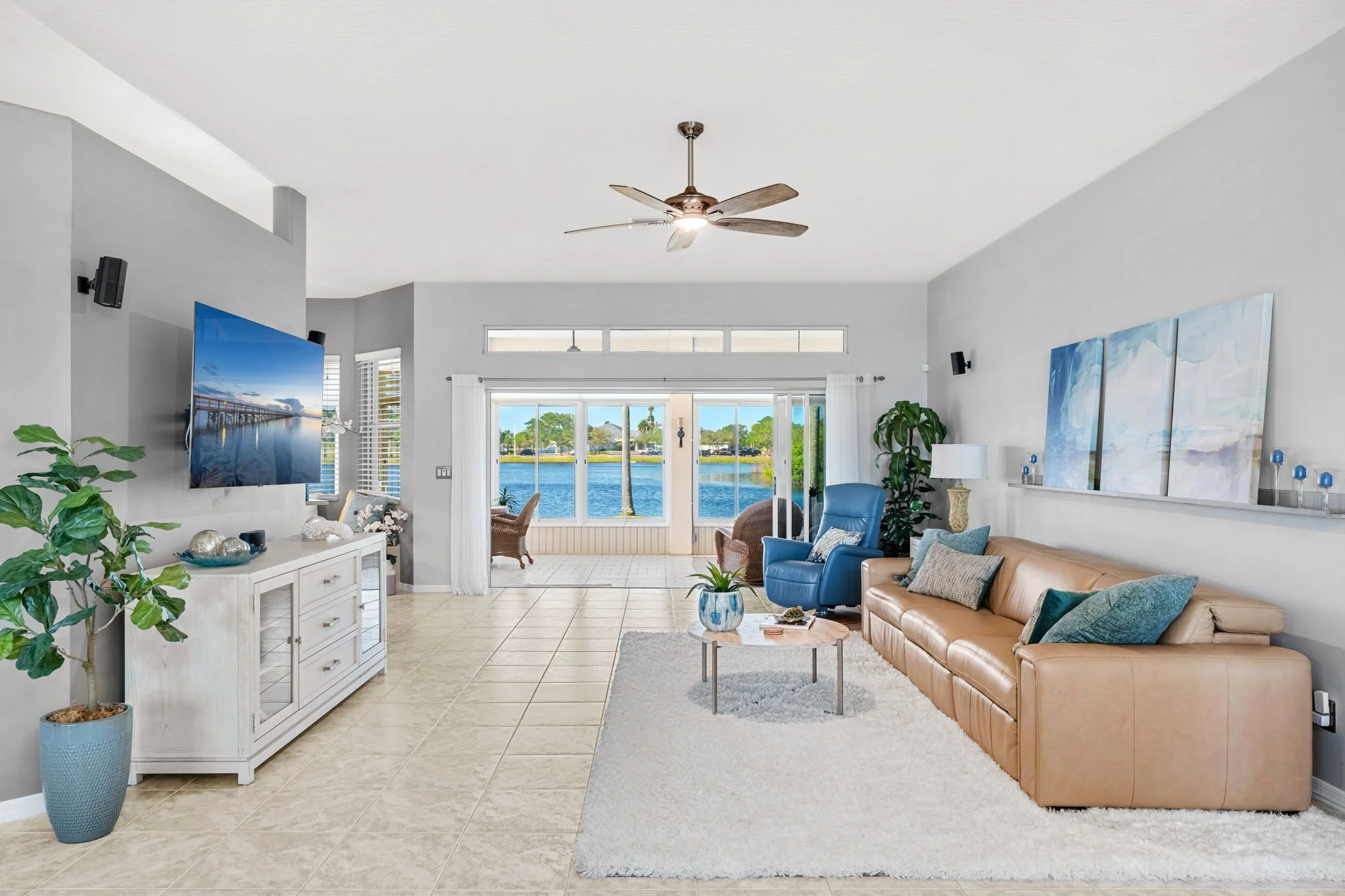 livingroom 2.jpg