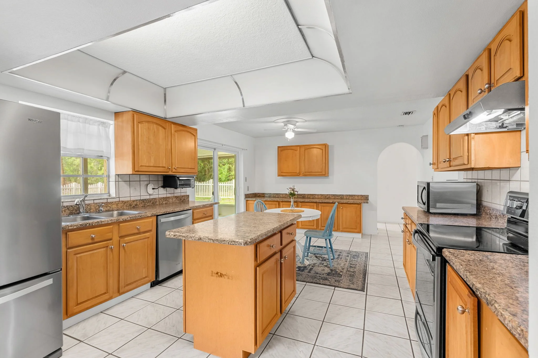 kitchen 4.jpg