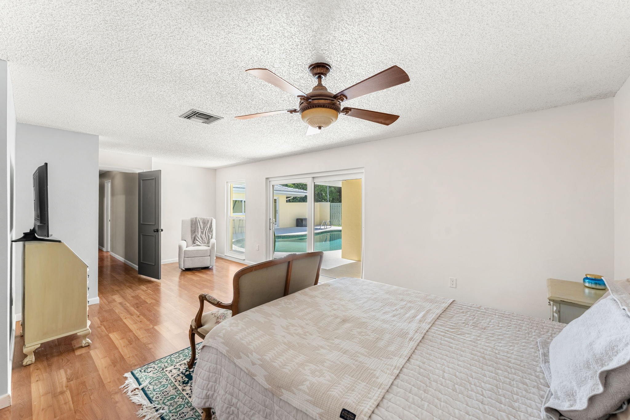 primary bedroom 2.jpg