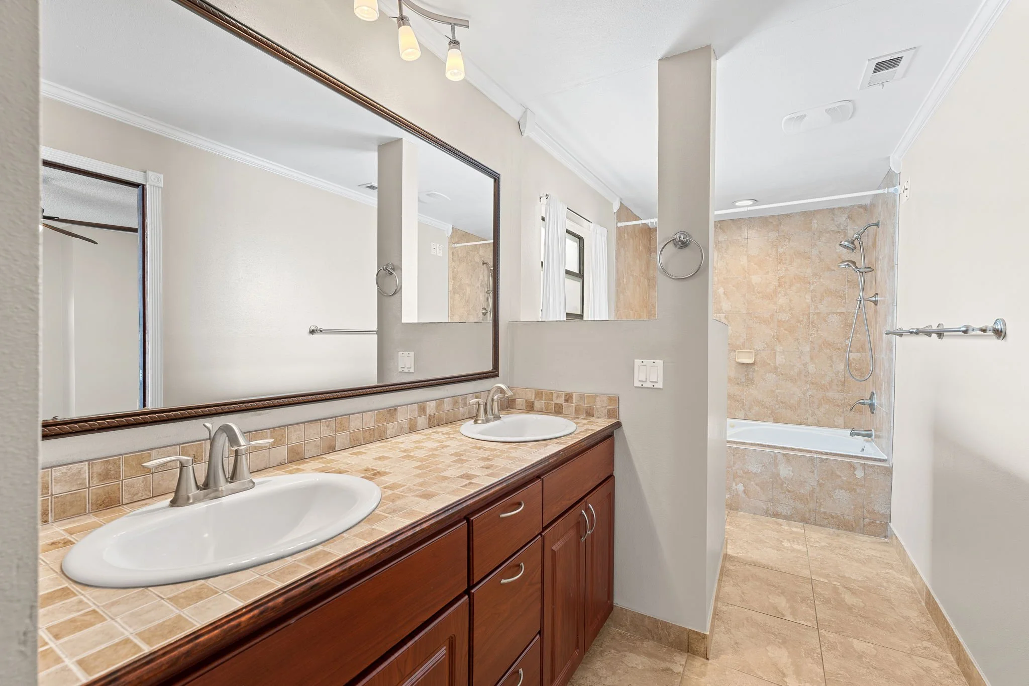 primary bath 1.jpg