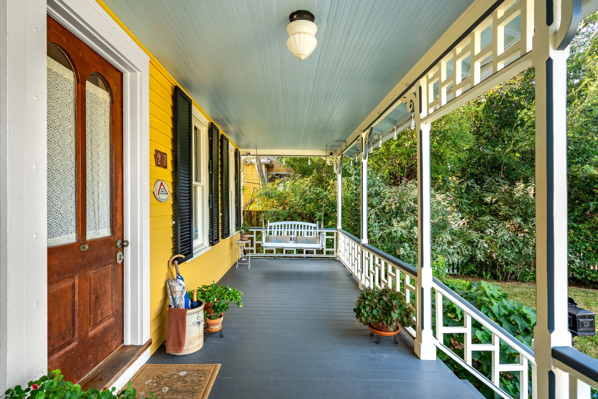 wrap around porch 2.jpg