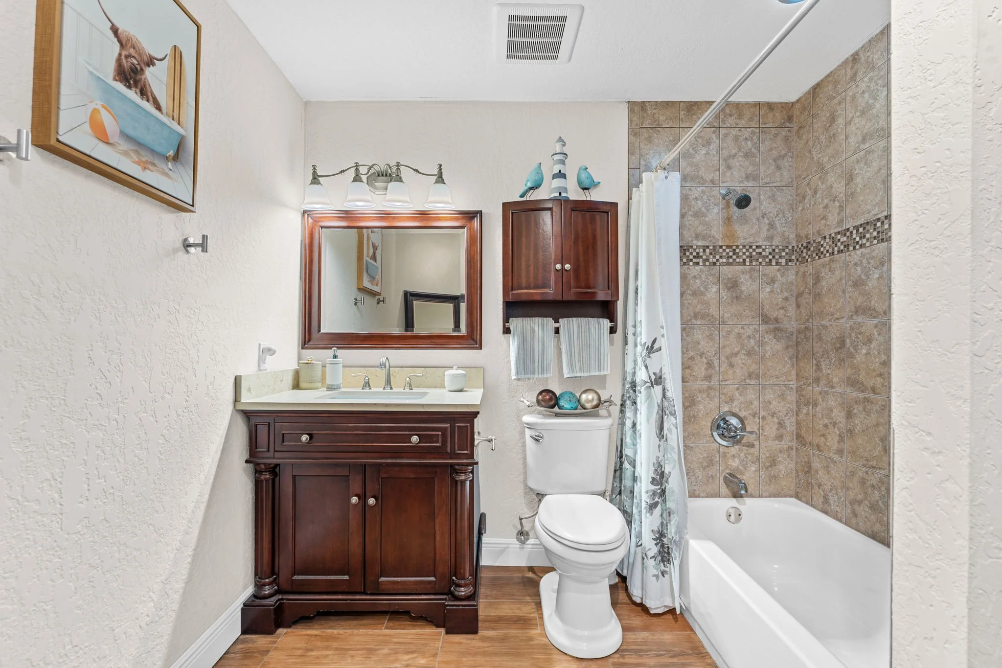 hall bath.jpg