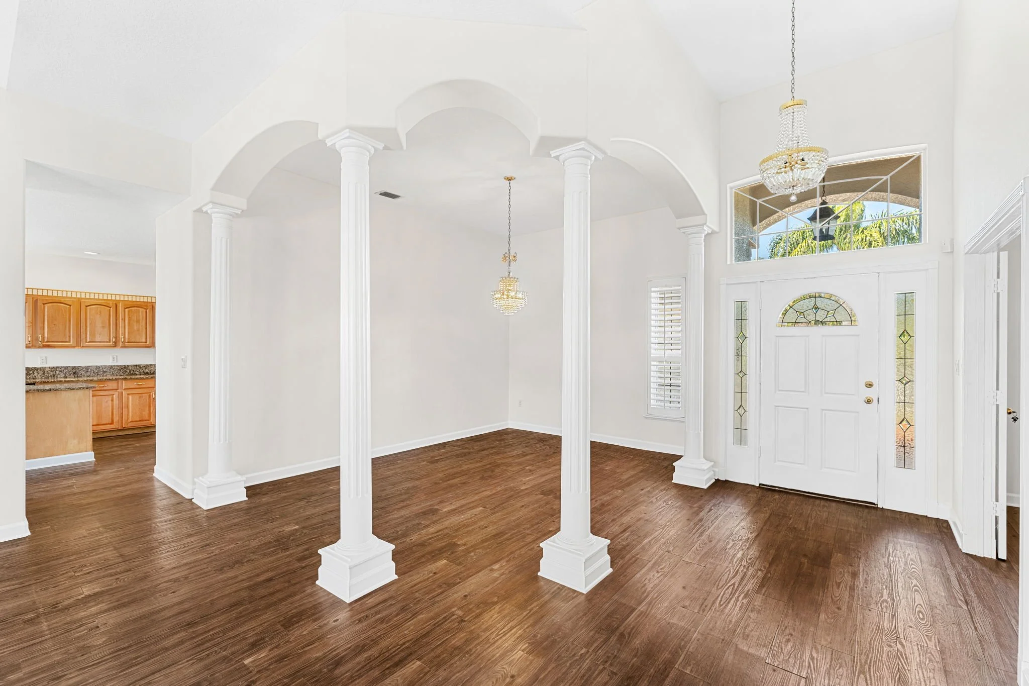 foyer 2.jpg