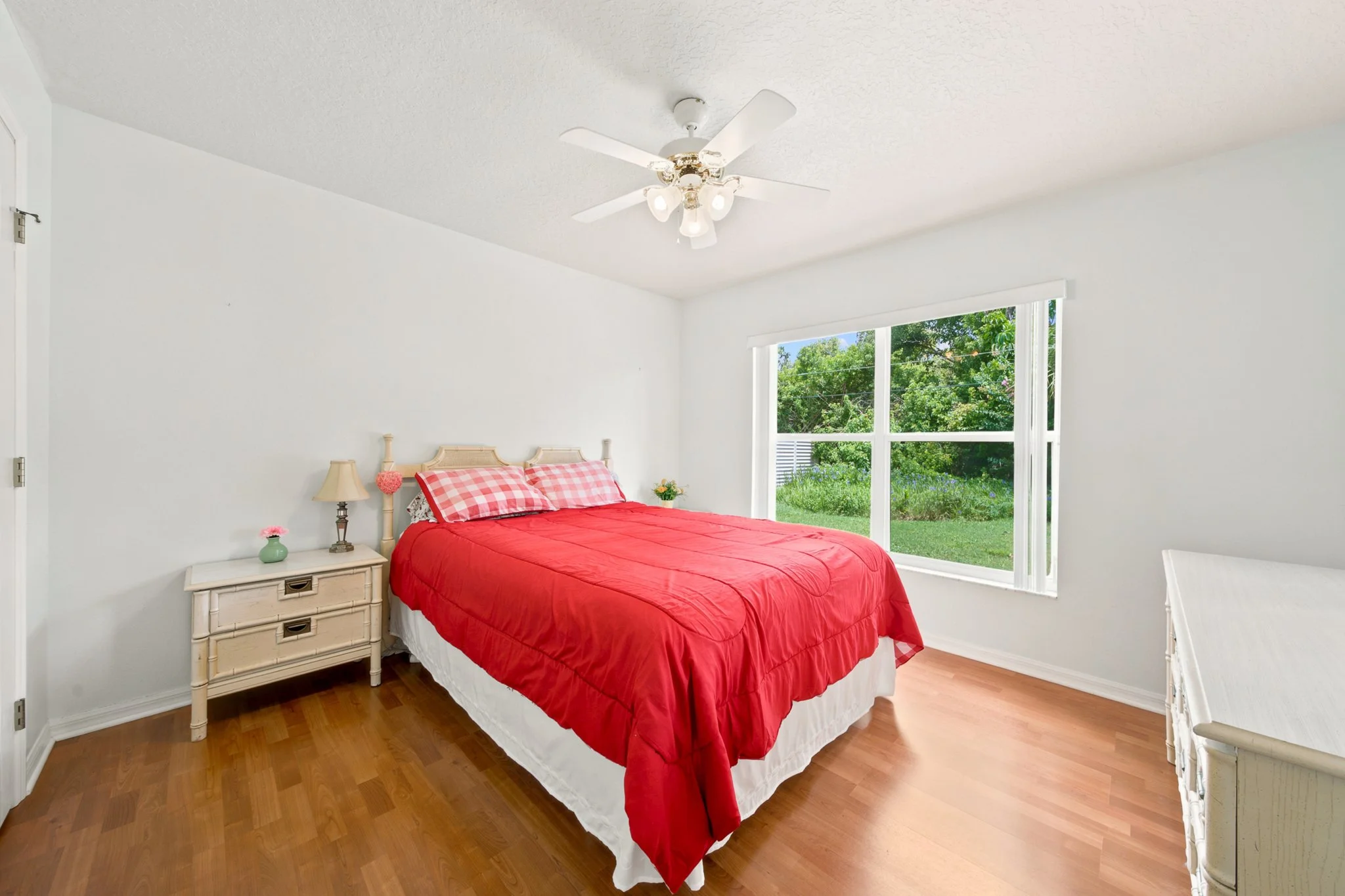 bedroom 3.jpg