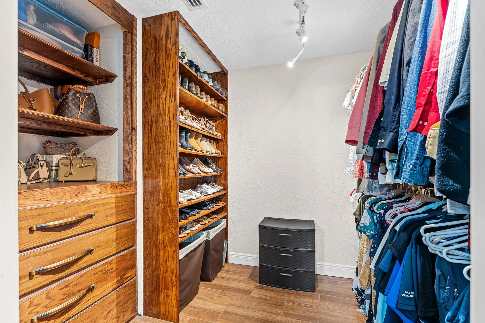 primary closet.jpg