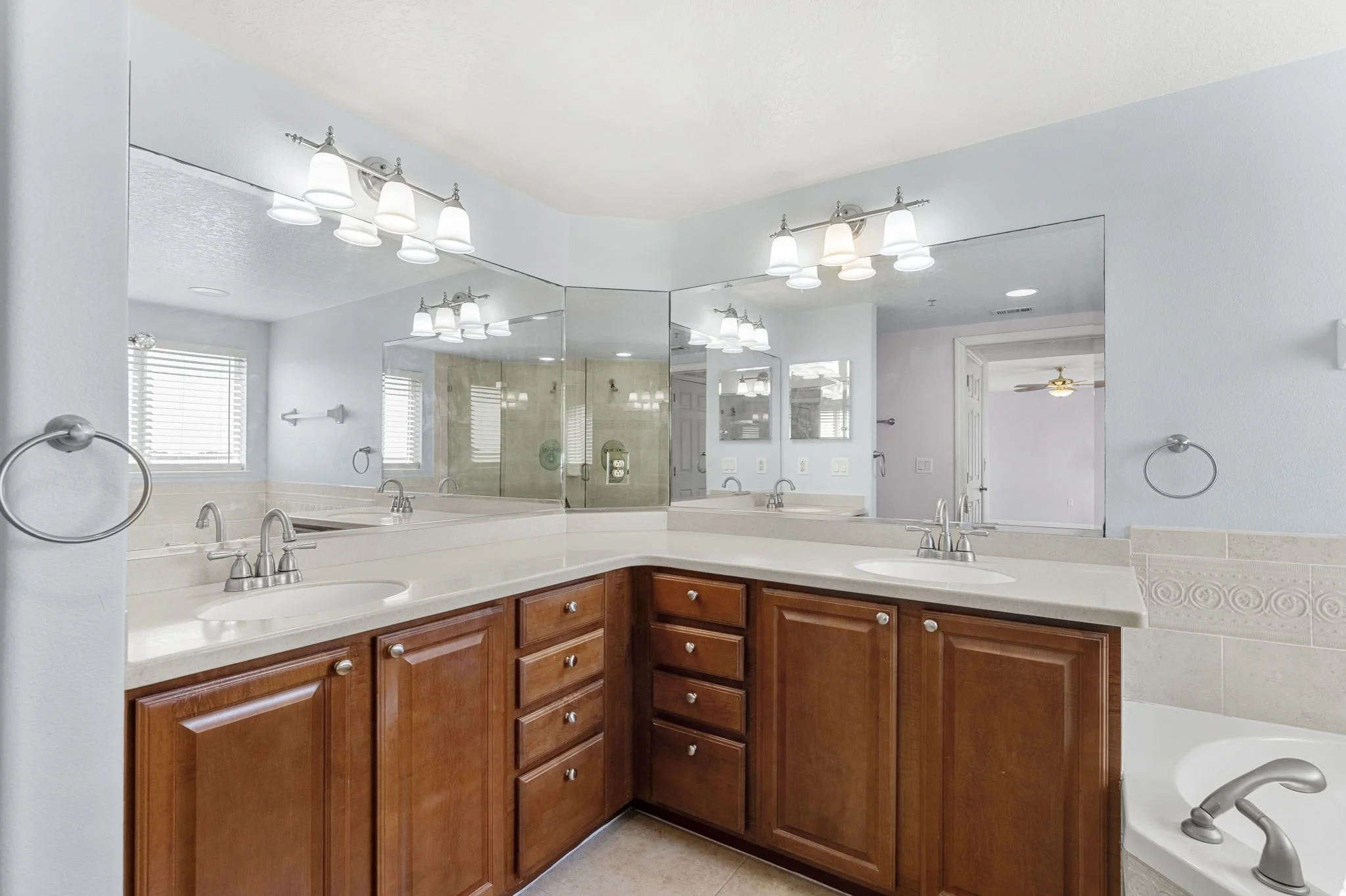 primary bath 3.jpg