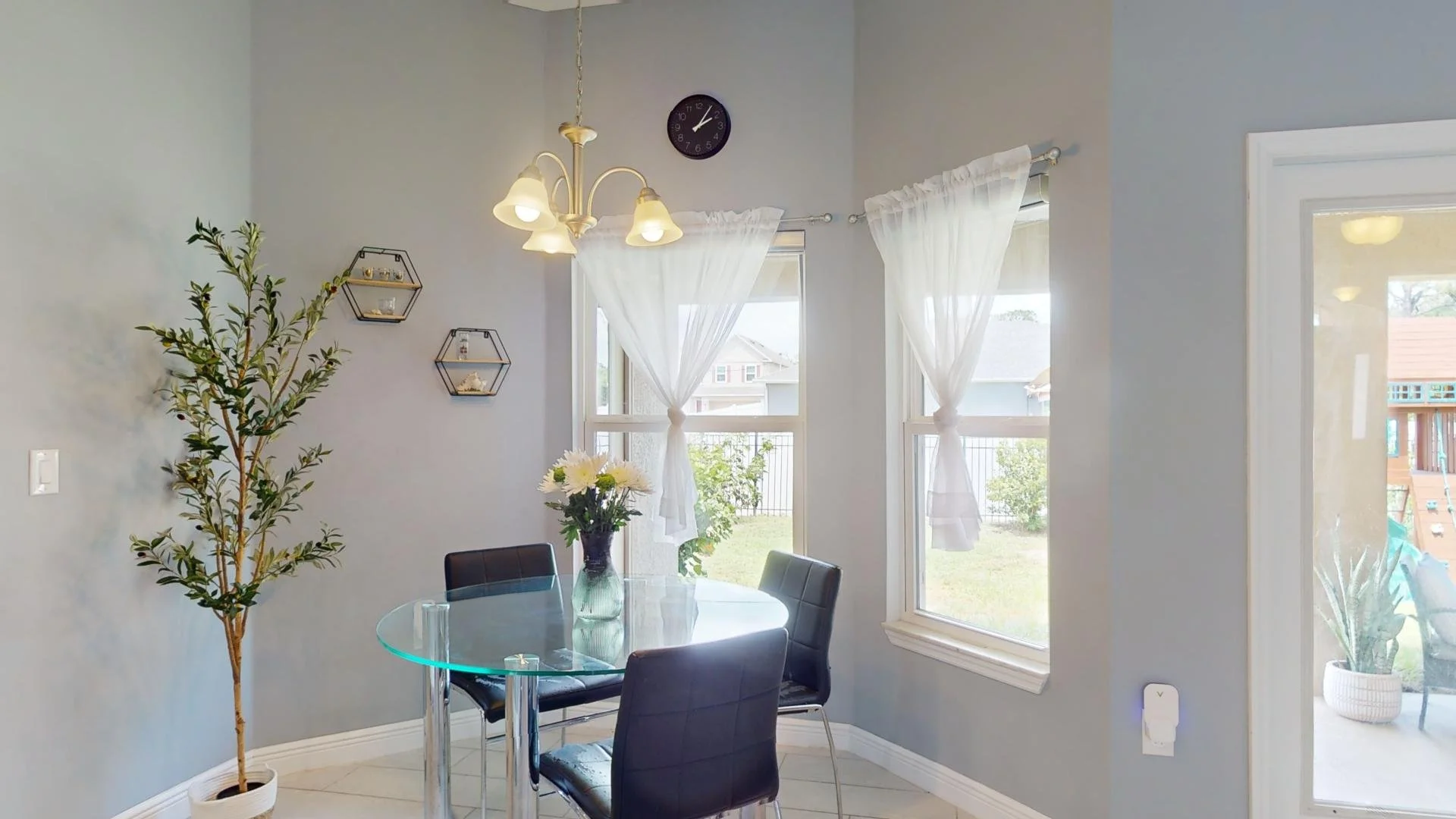 Breakfast Nook - 4.jpg